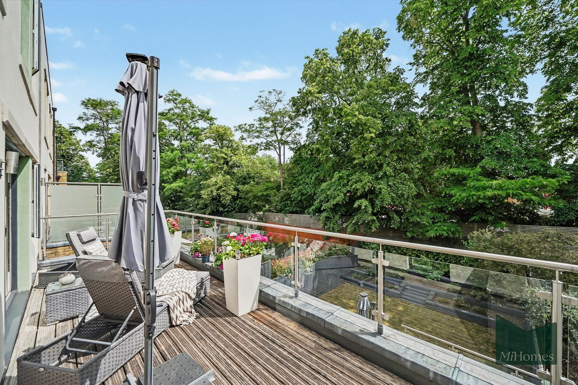 4 bed mid-terraced house for sale in Wellston Crescent, London, N14 - Property Image 20