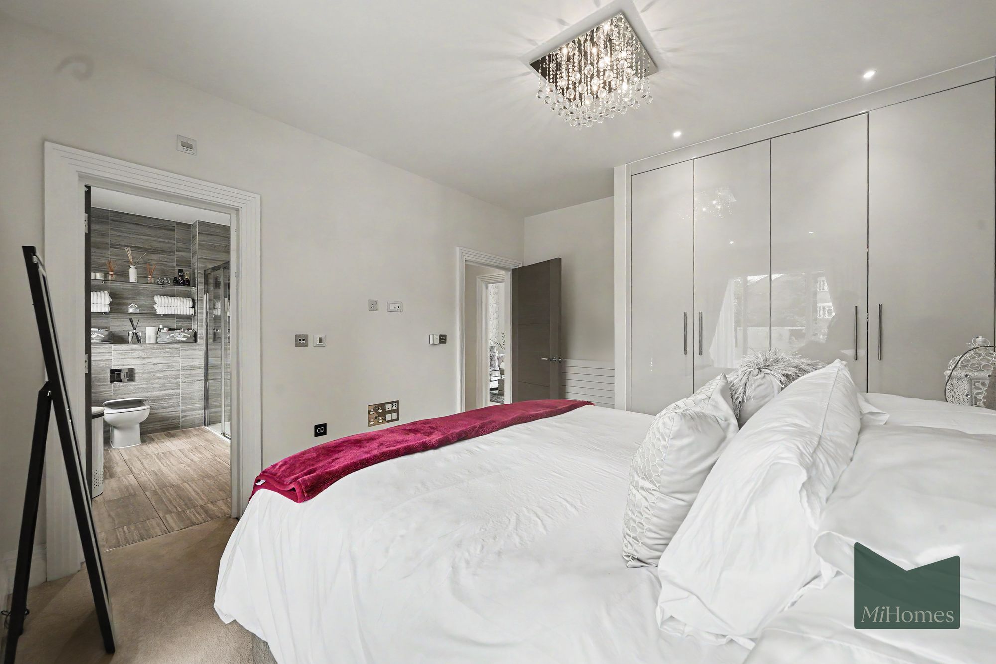 4 bed mid-terraced house for sale in Wellston Crescent, London, N14 - Property Image 37