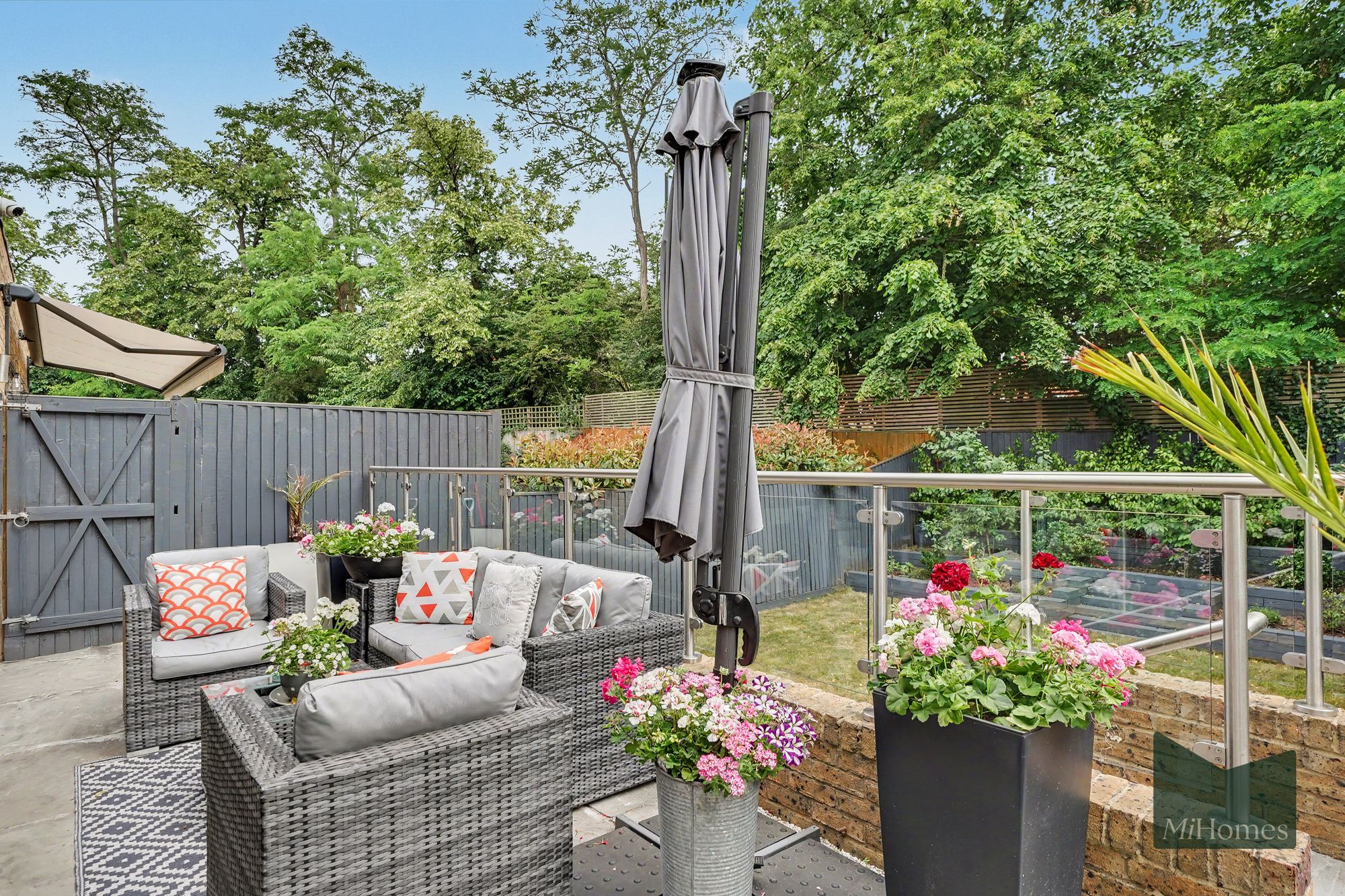 4 bed mid-terraced house for sale in Wellston Crescent, London, N14 - Property Image 11