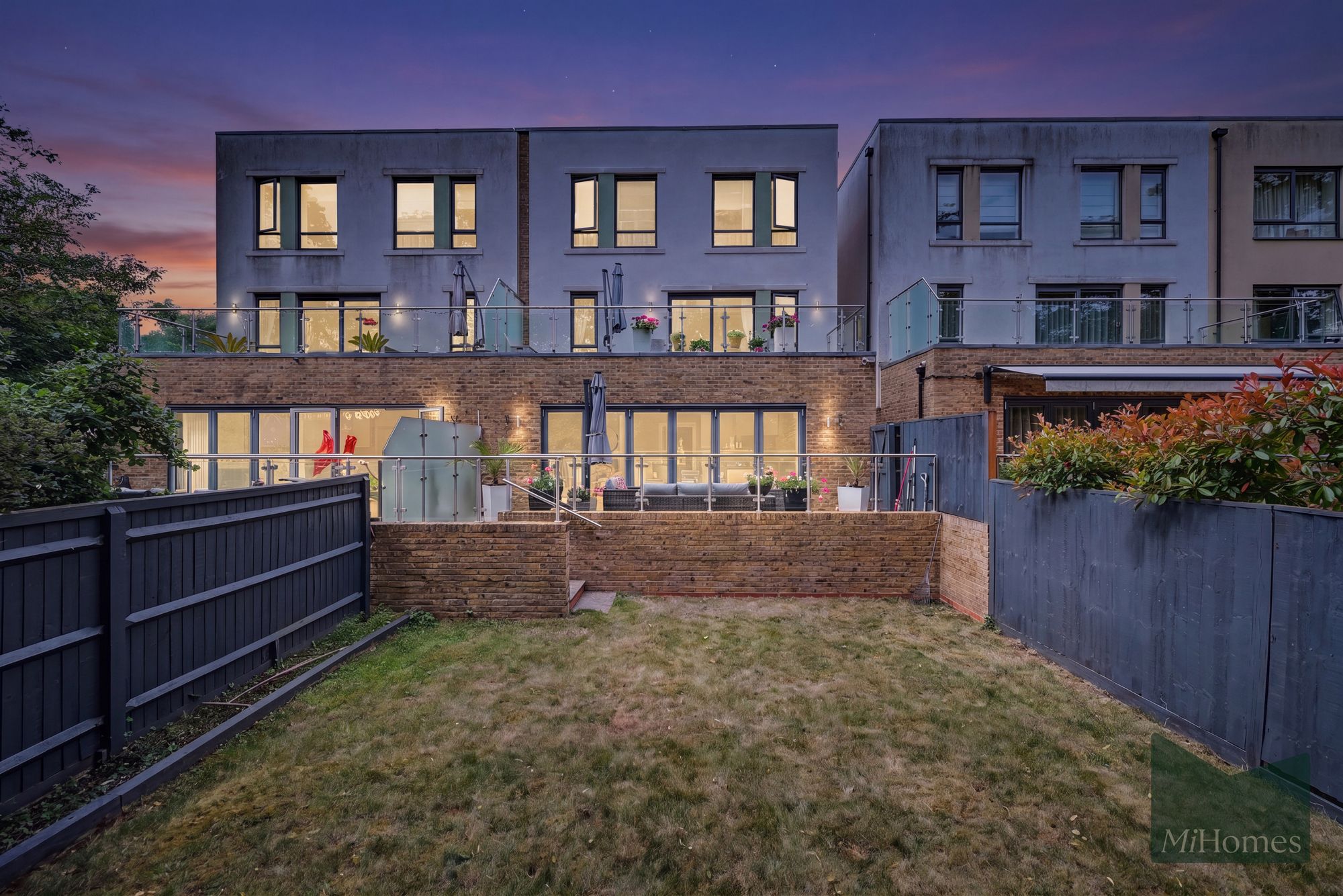 4 bed mid-terraced house for sale in Wellston Crescent, London, N14 - Property Image 12
