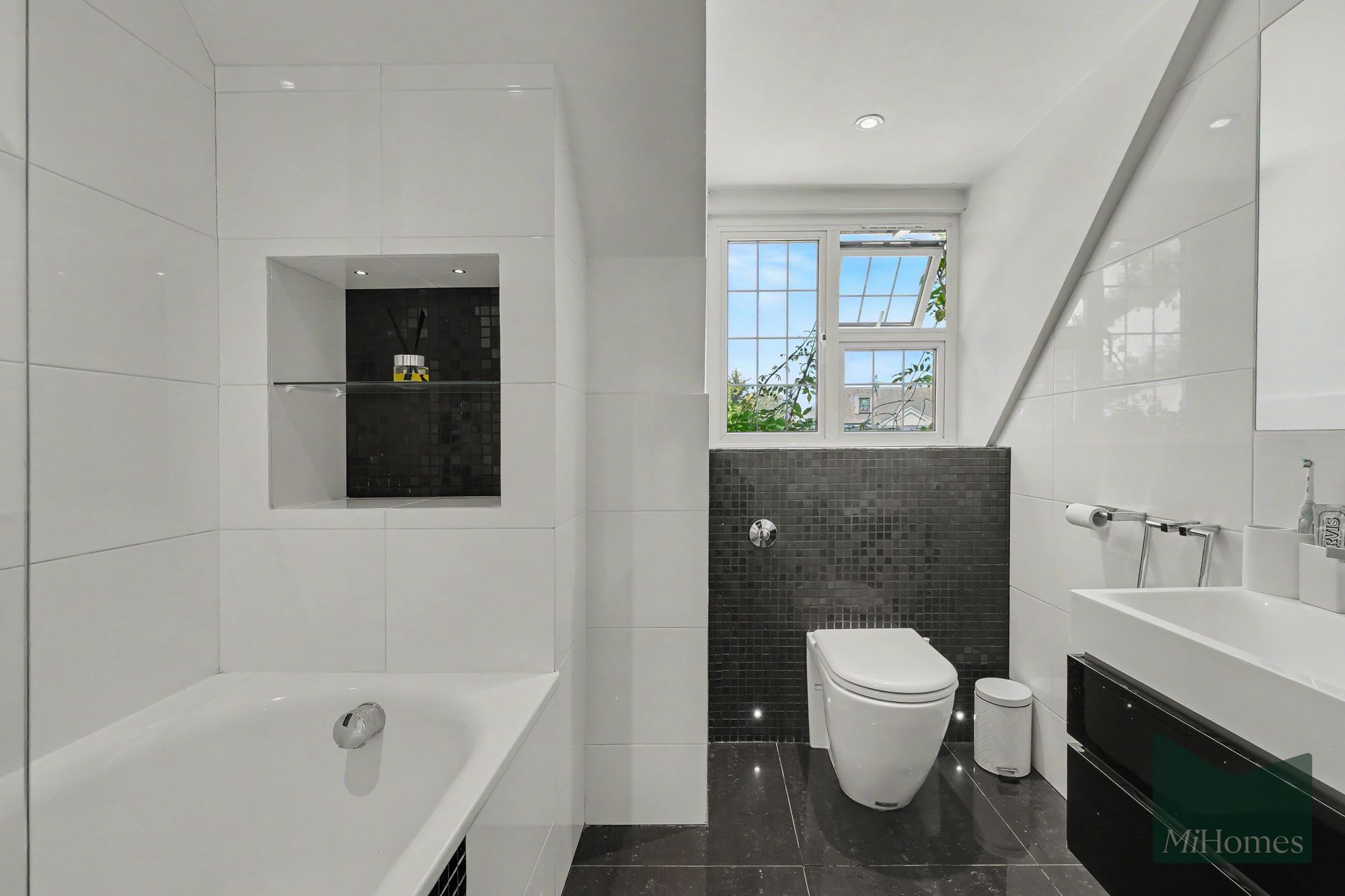 5 bed detached house for sale in Camlet Way, Barnet, EN4 - Property Image 48