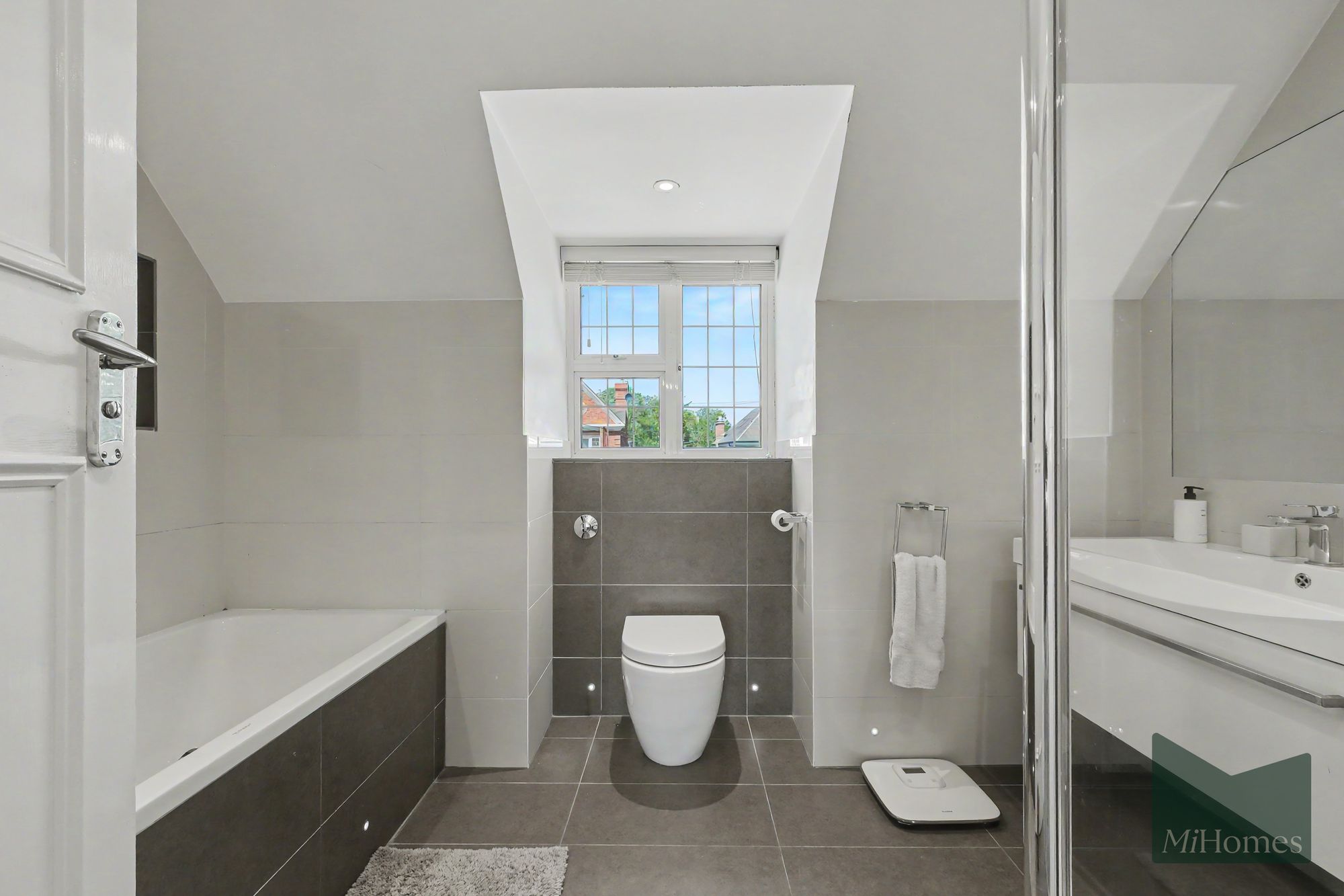 5 bed detached house for sale in Camlet Way, Barnet, EN4 - Property Image 41