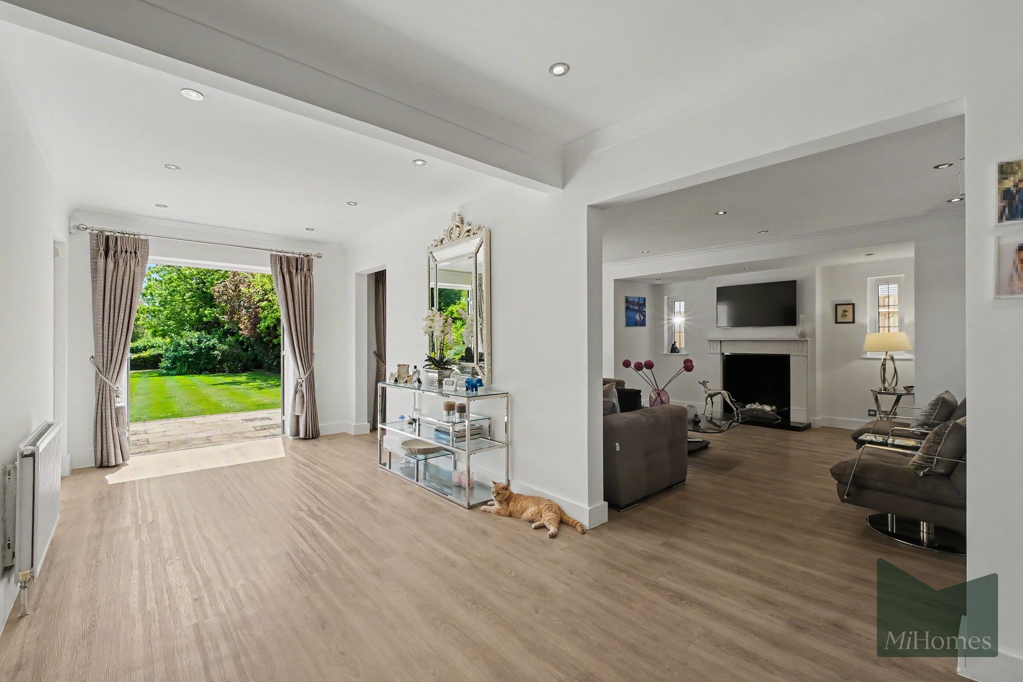 5 bed detached house for sale in Camlet Way, Barnet, EN4 - Property Image 12