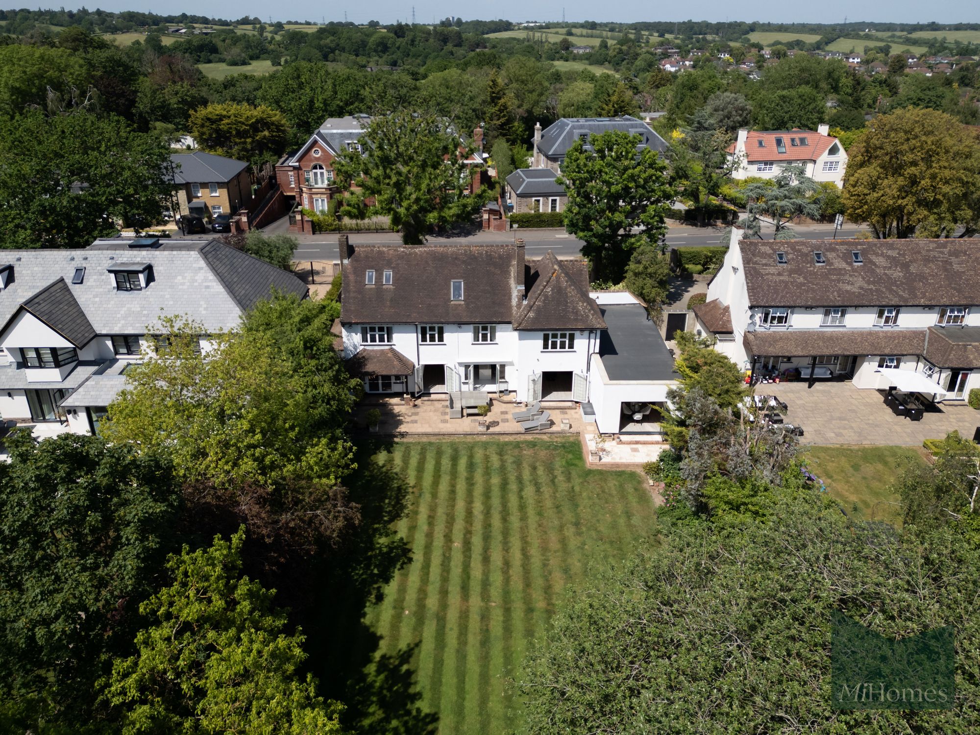 5 bed detached house for sale in Camlet Way, Barnet, EN4 - Property Image 2