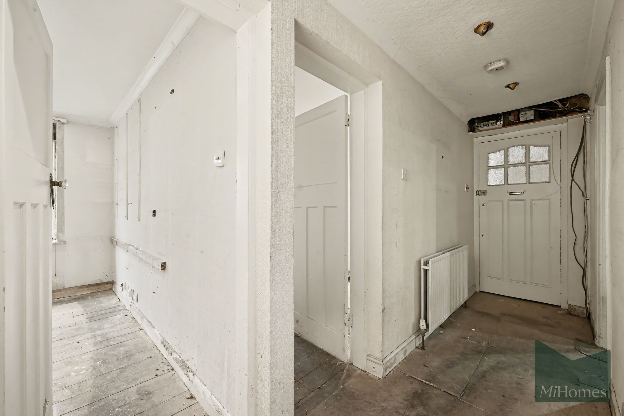 2 bed ground floor flat for sale in High Road, North Gates High Road, N12  - Property Image 3