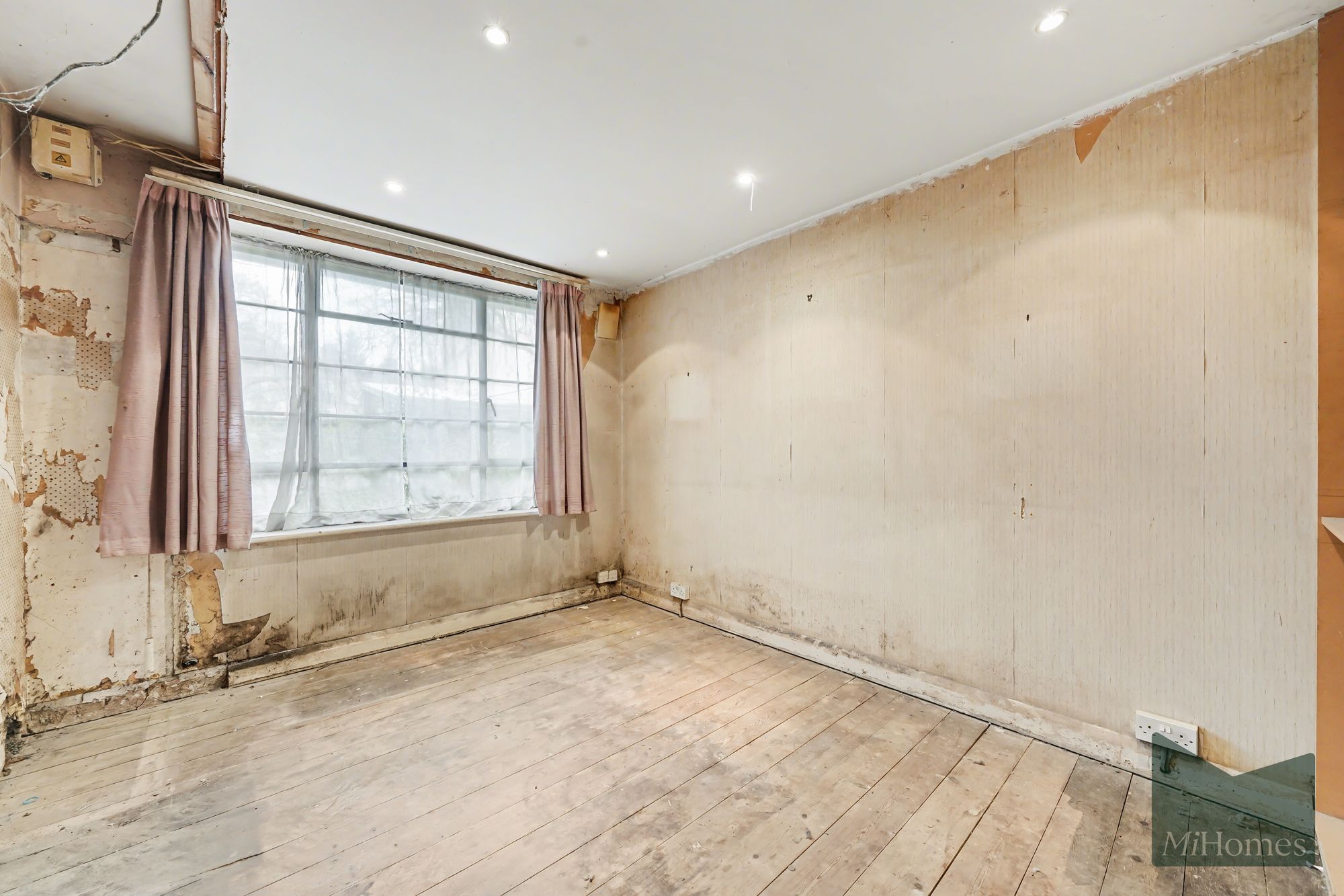 2 bed ground floor flat for sale in High Road, North Gates High Road, N12  - Property Image 9