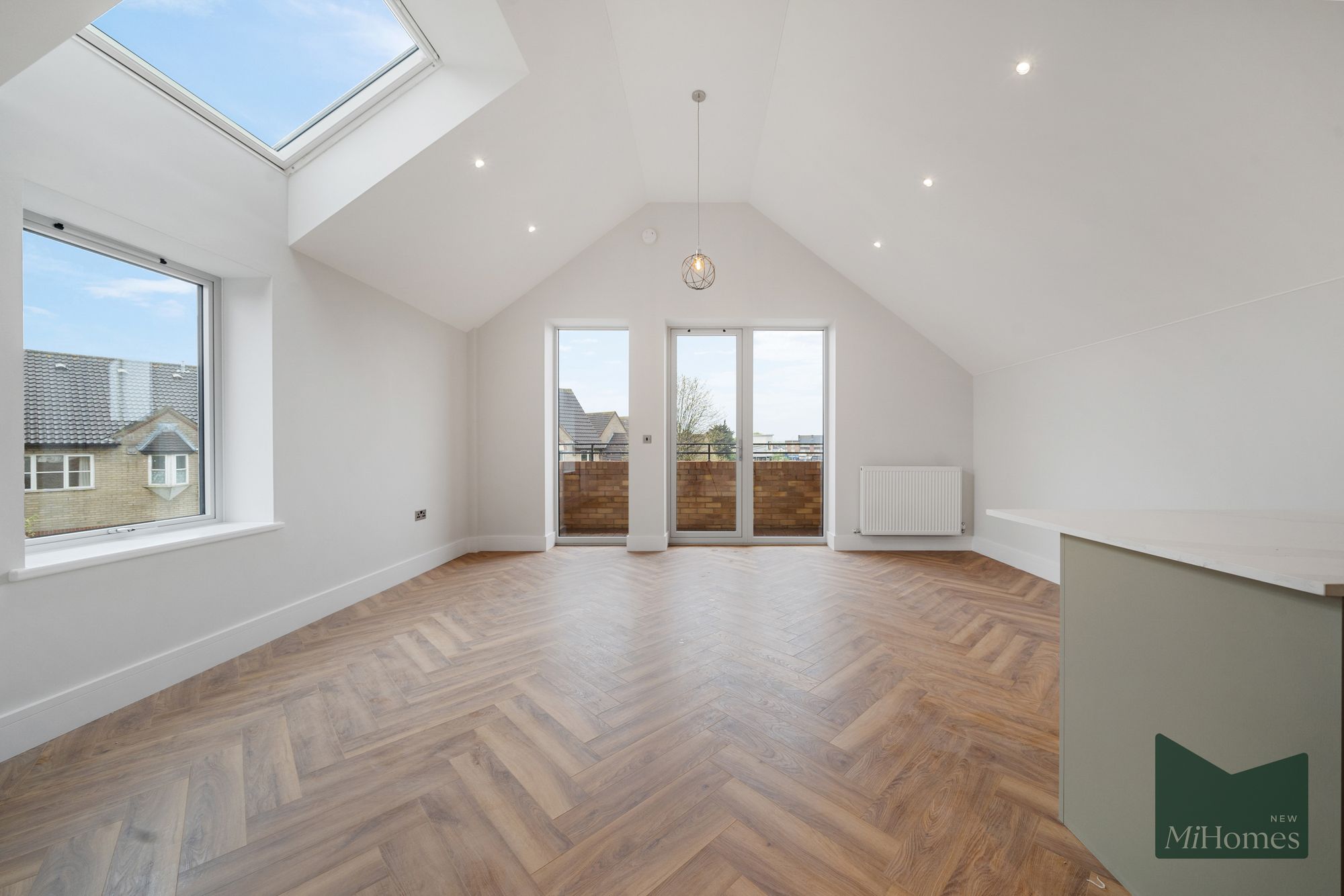 1 bed flat for sale in Parkside, Finsbury Court Parkside, EN8 - Property Image 2