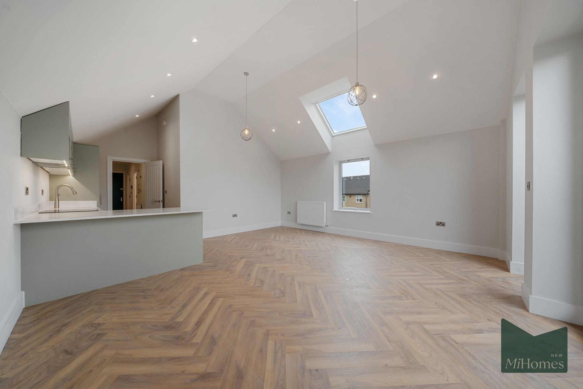 1 bed flat for sale in Parkside, Finsbury Court Parkside, EN8 - Property Image 3