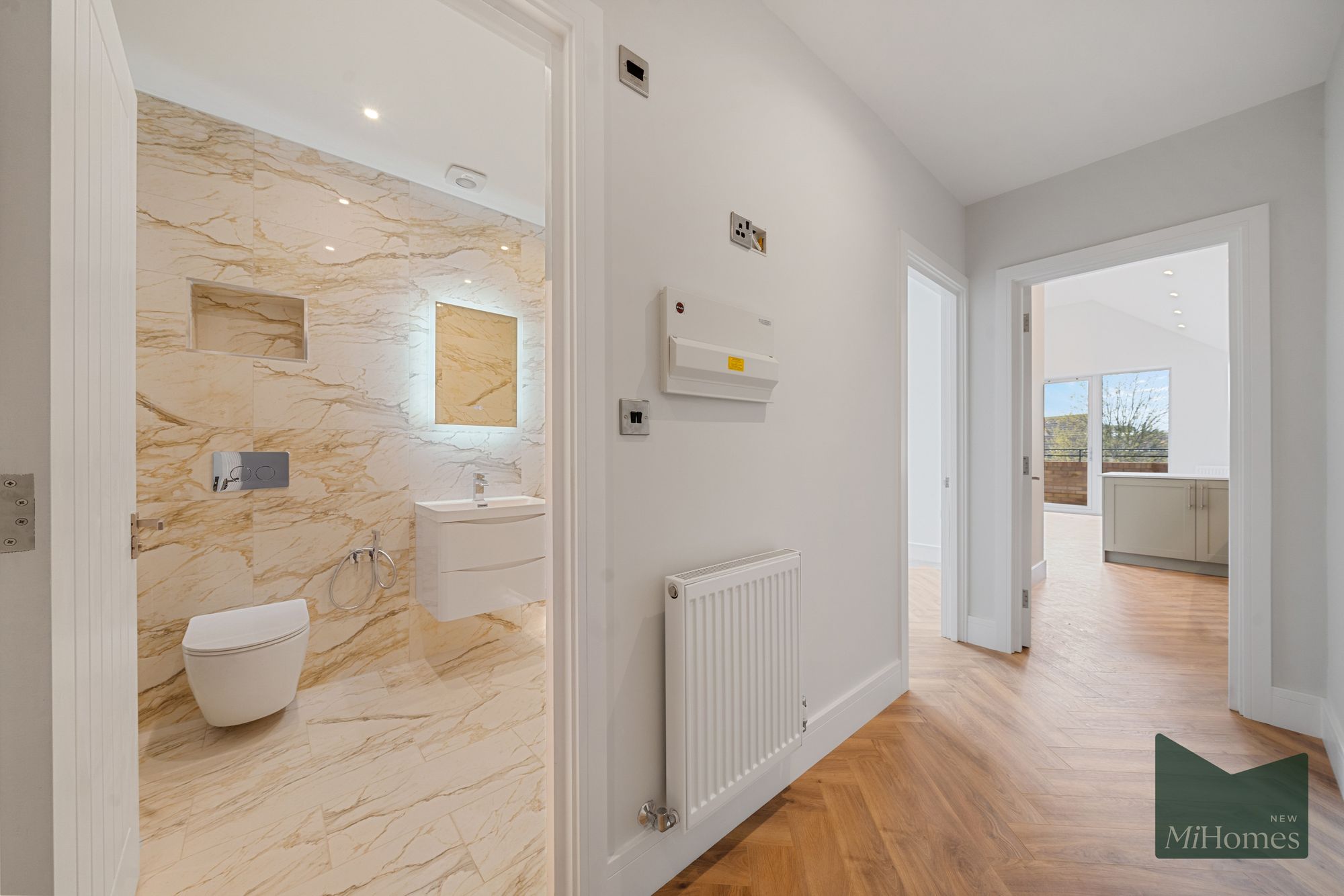 1 bed flat for sale in Parkside, Finsbury Court Parkside, EN8 - Property Image 8