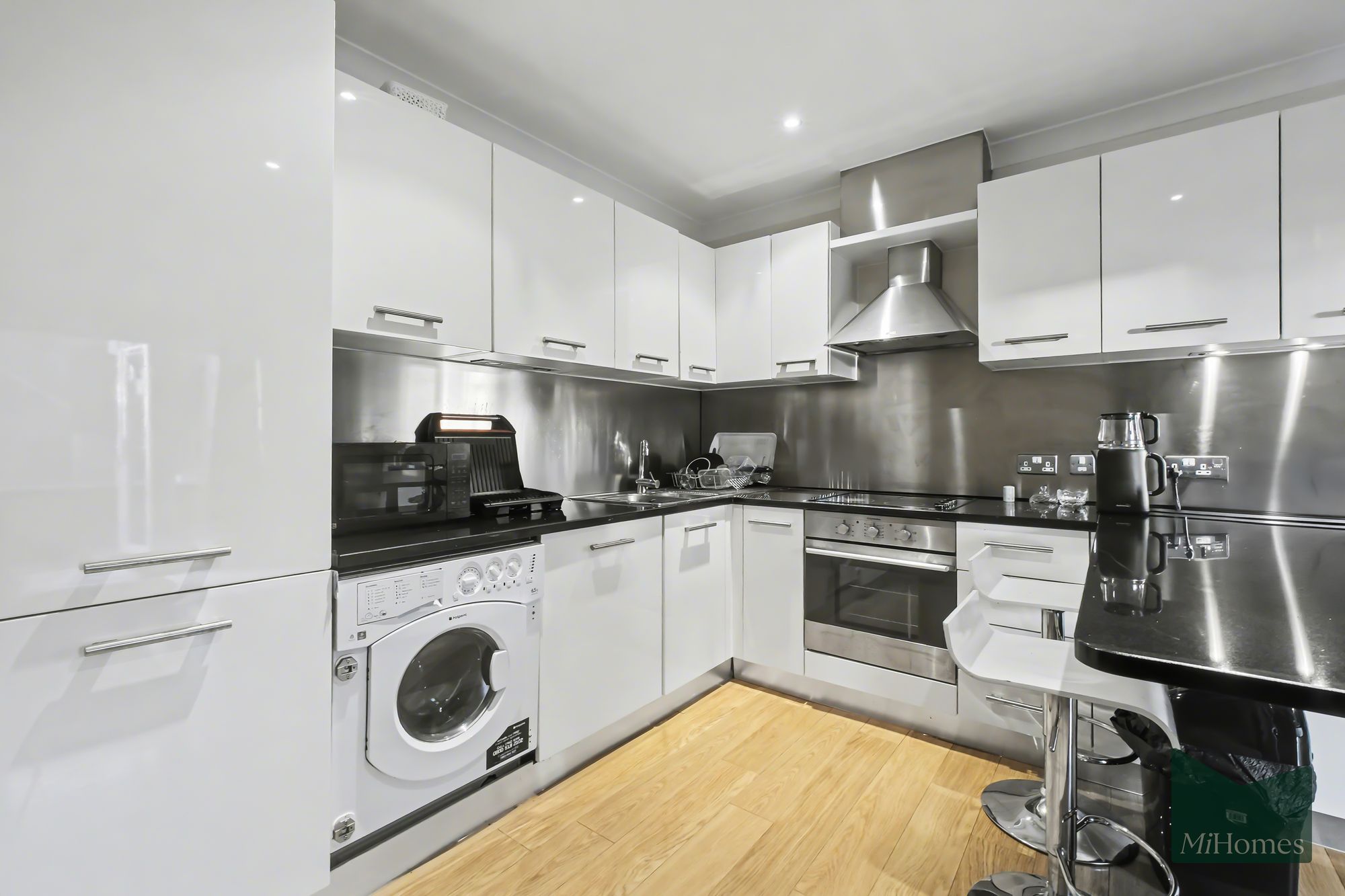 1 bed flat for sale in Gladbeck Way, Enfield, EN2  - Property Image 4