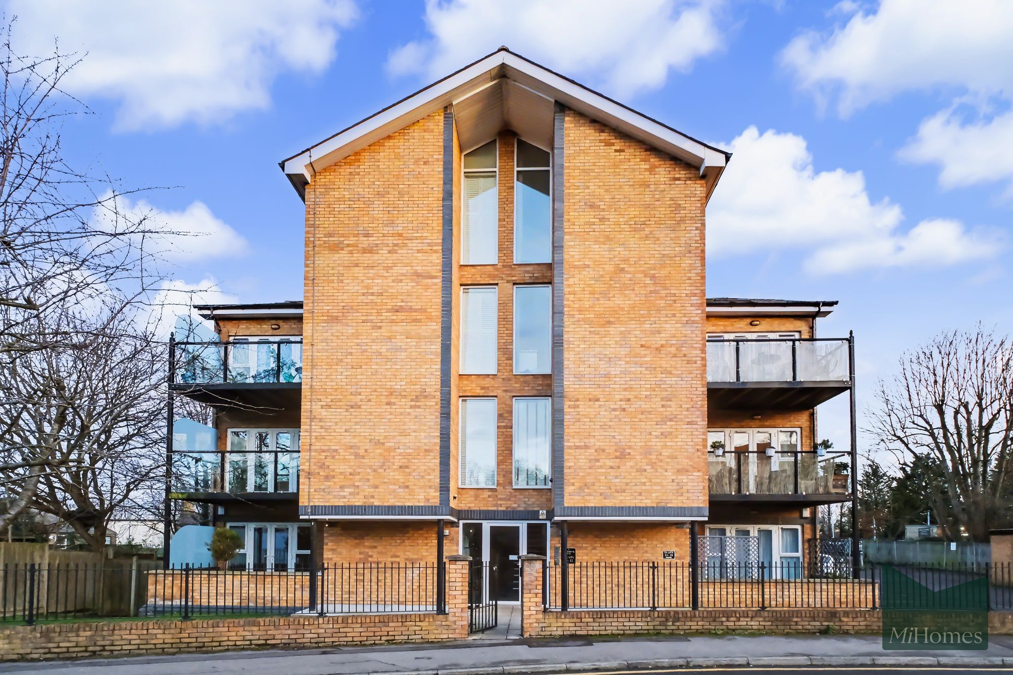1 bed flat for sale in Gladbeck Way, Enfield, EN2  - Property Image 12
