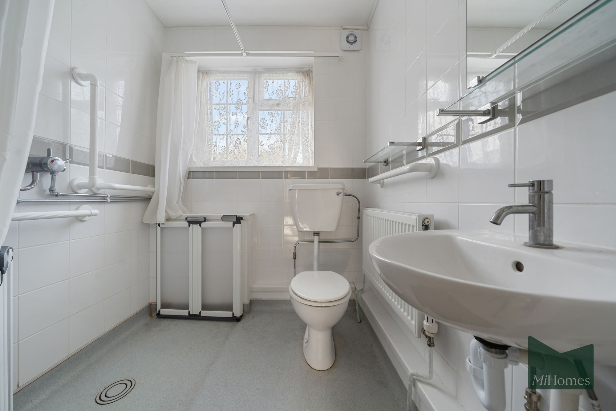 2 bed flat for sale in Belmont Close, Cockfosters, EN4 - Property Image 10