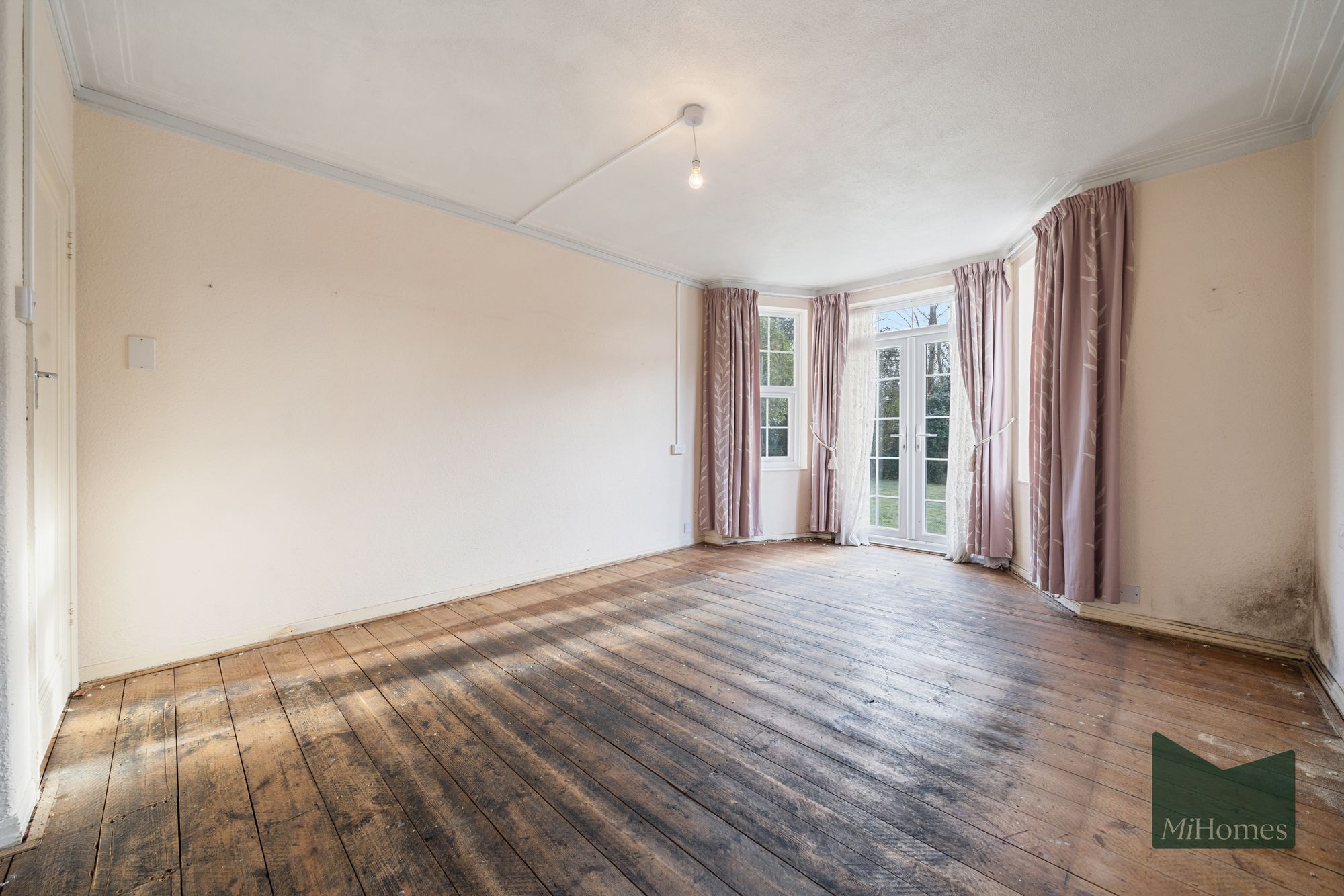 2 bed flat for sale in Belmont Close, Cockfosters, EN4 - Property Image 4