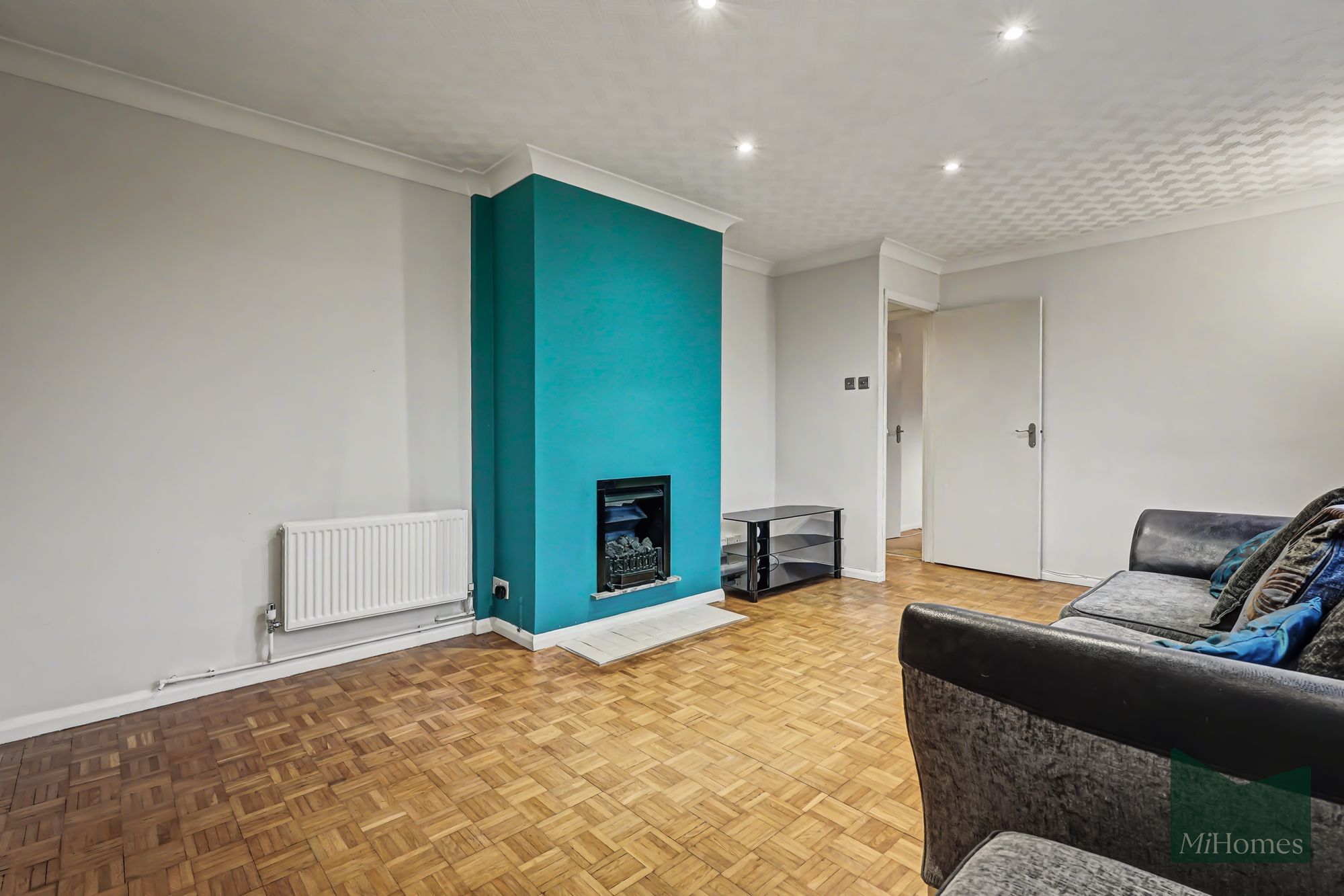 2 bed maisonette for sale in Queens Road, Enfield, EN1 - Property Image 2