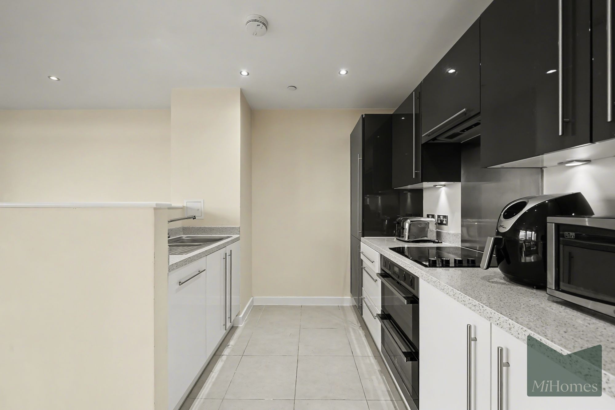 2 bed flat for sale in Southbury Road, Enfield, EN1 - Property Image 4
