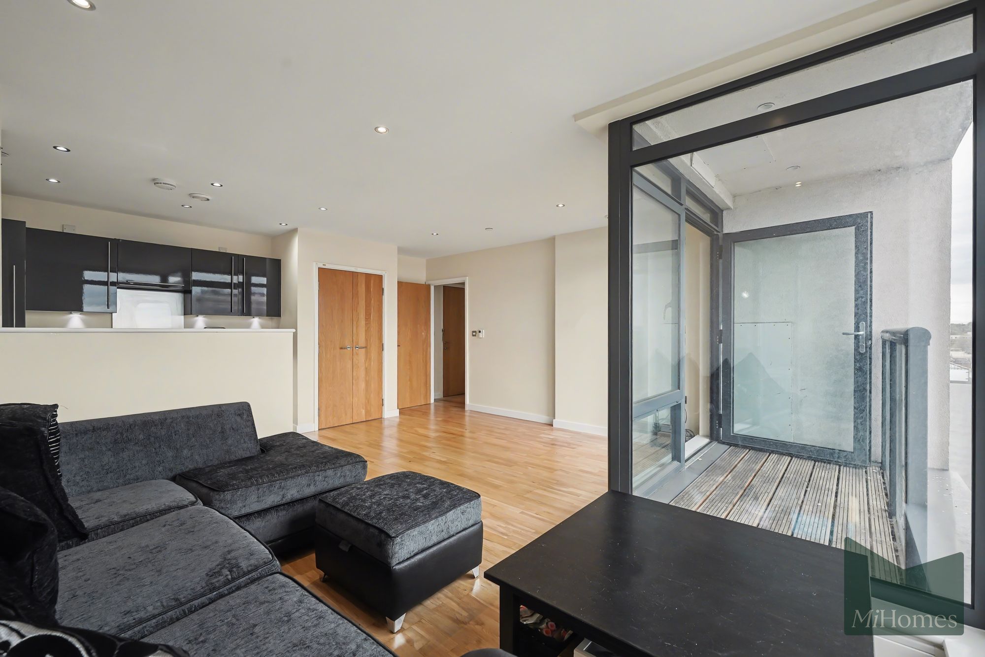 2 bed flat for sale in Southbury Road, Enfield, EN1 - Property Image 3
