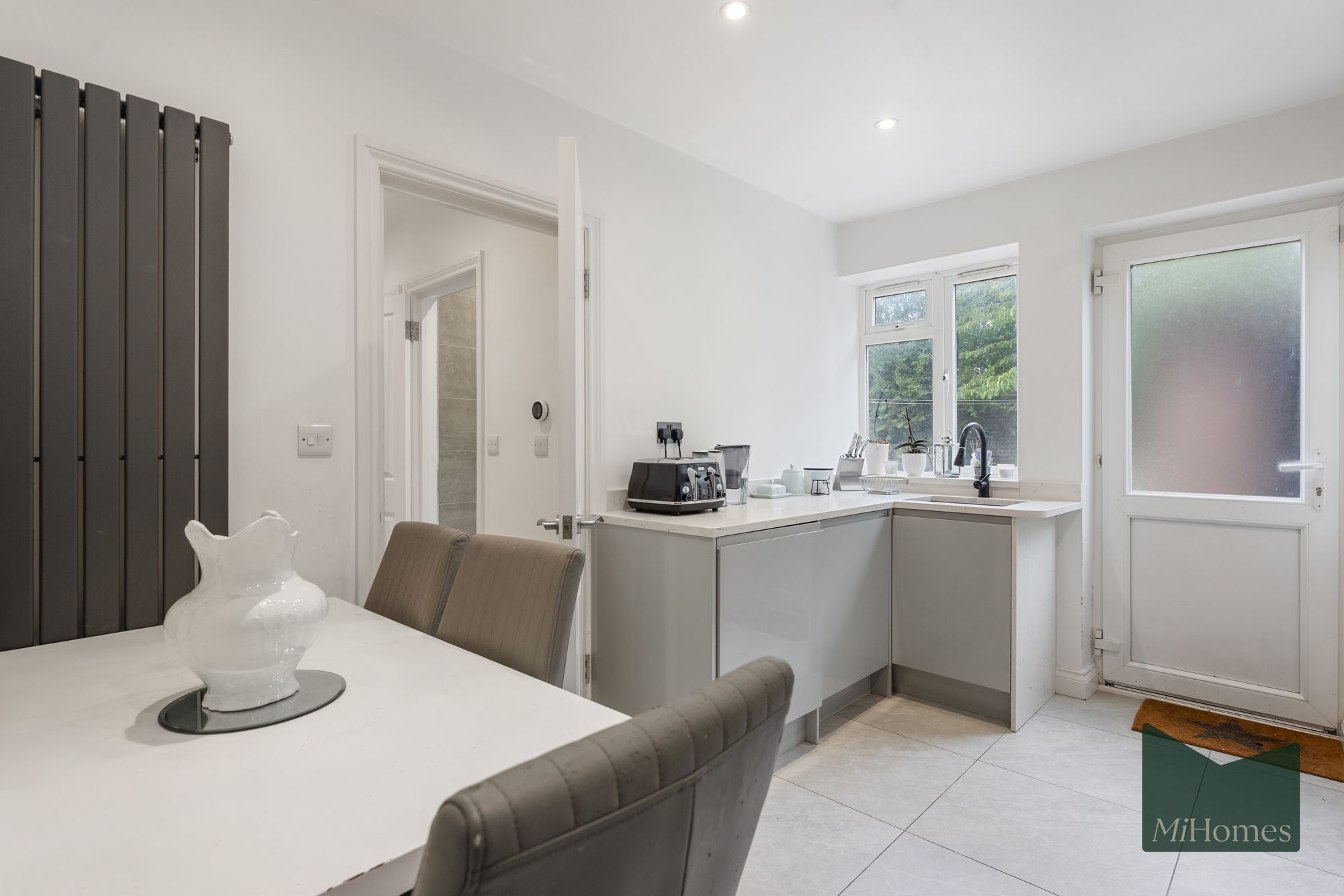 2 bed flat for sale in Grove Road, Cockfosters, EN4  - Property Image 7