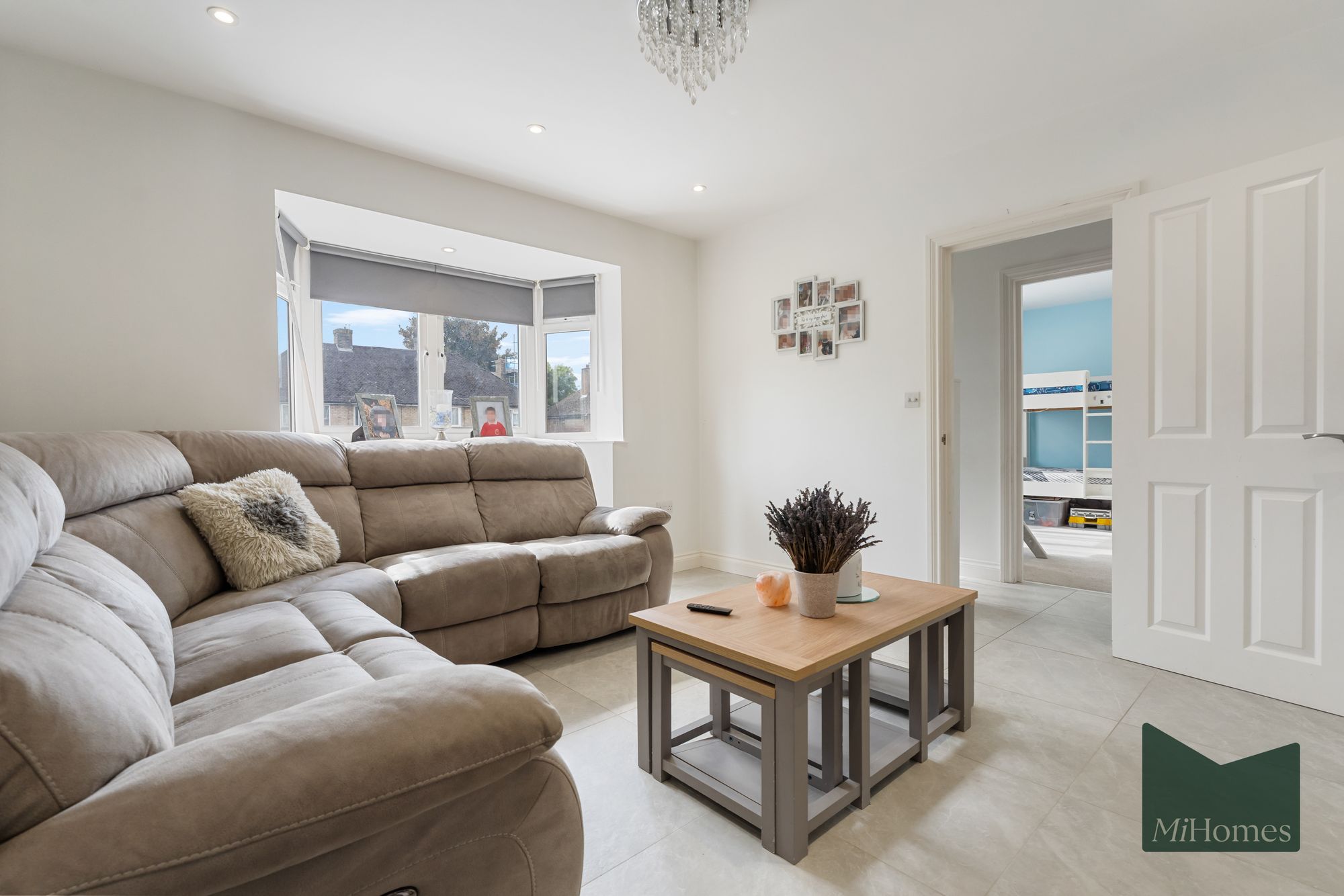 2 bed flat for sale in Grove Road, Cockfosters, EN4  - Property Image 2