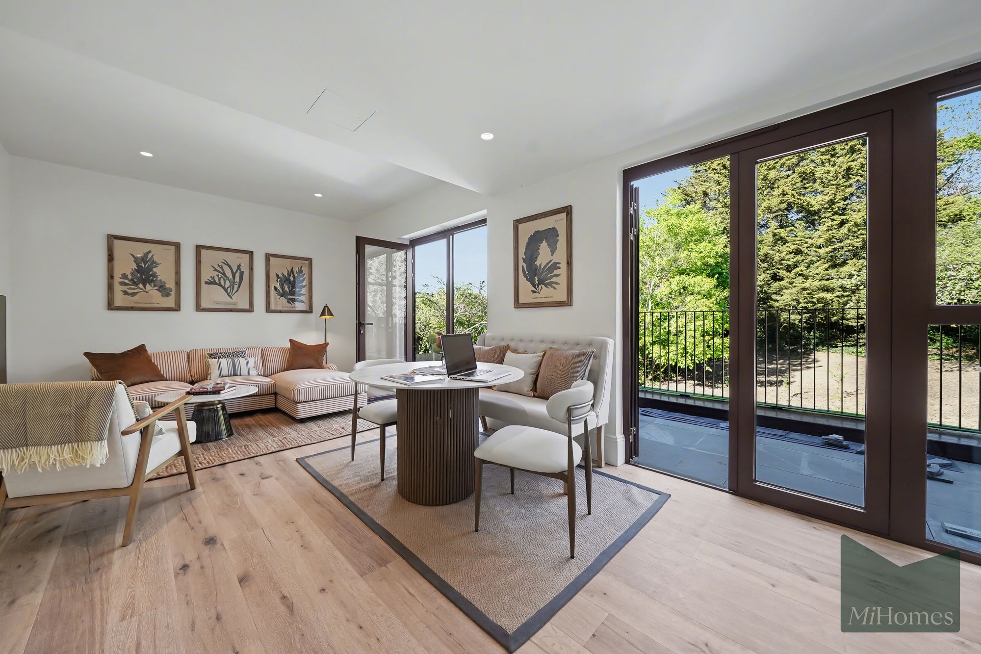 1 bed flat for sale in Colney Hatch Lane, London, N10 - Property Image 1