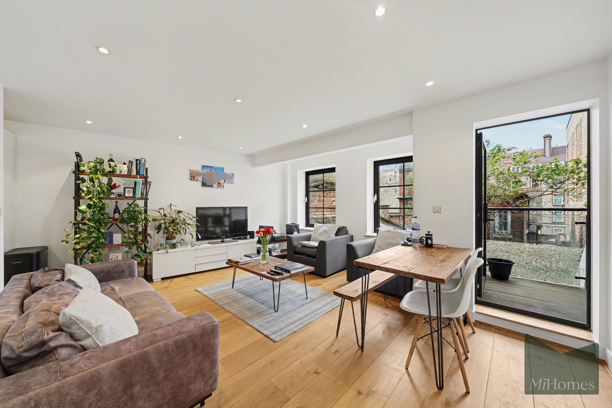 2 bed flat for sale in York Way, London, N7  - Property Image 1