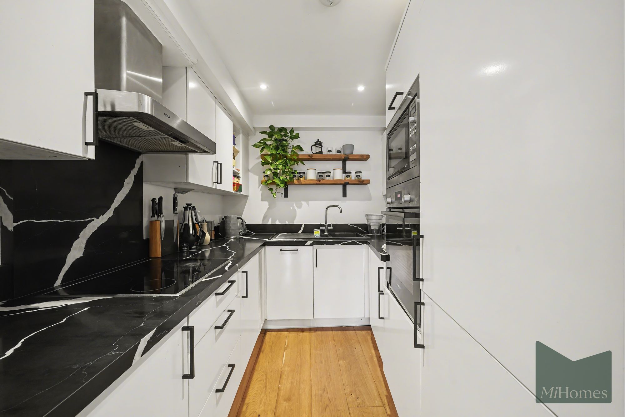 2 bed flat for sale in York Way, London, N7  - Property Image 4