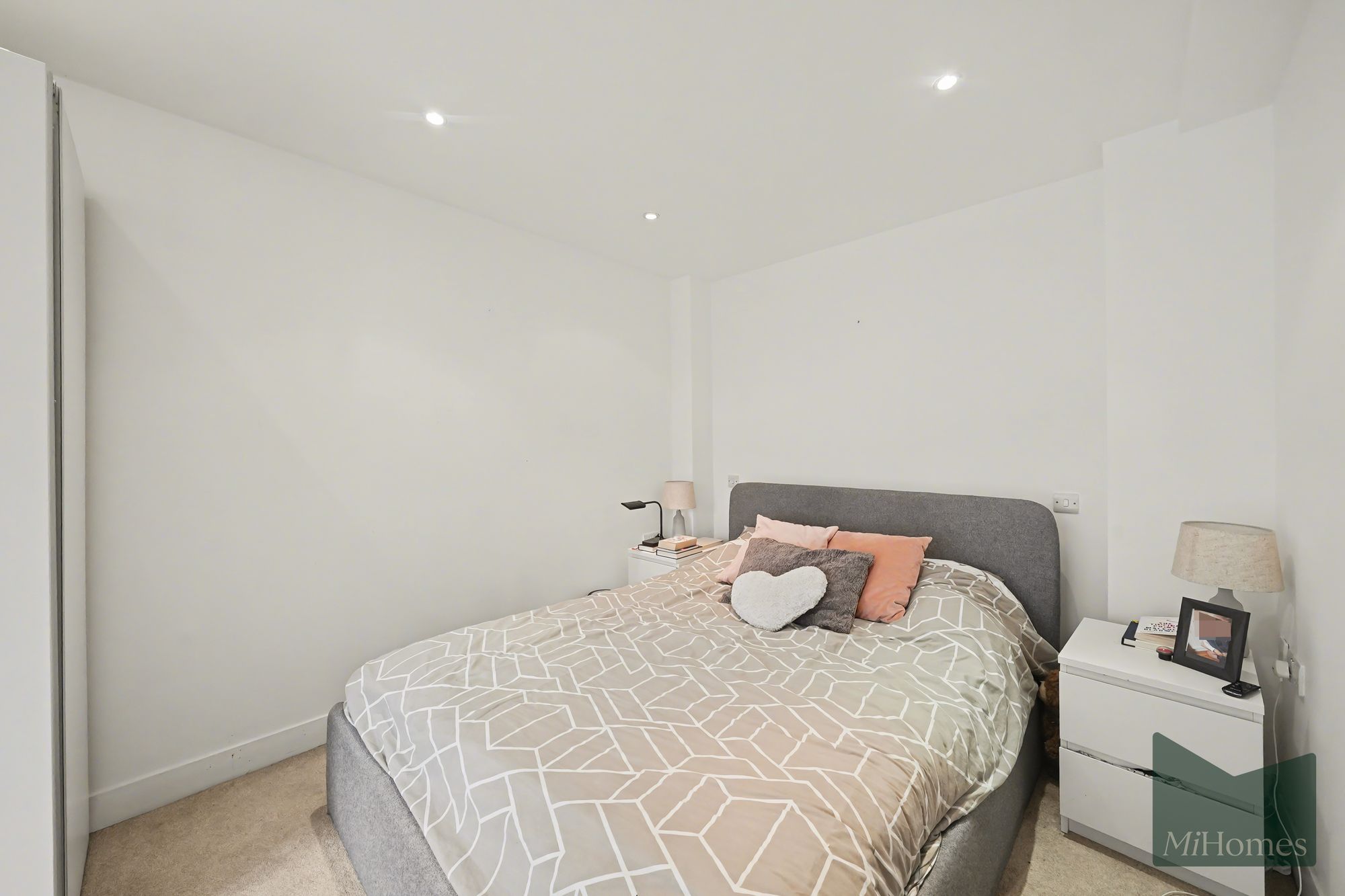2 bed flat for sale in York Way, London, N7  - Property Image 11