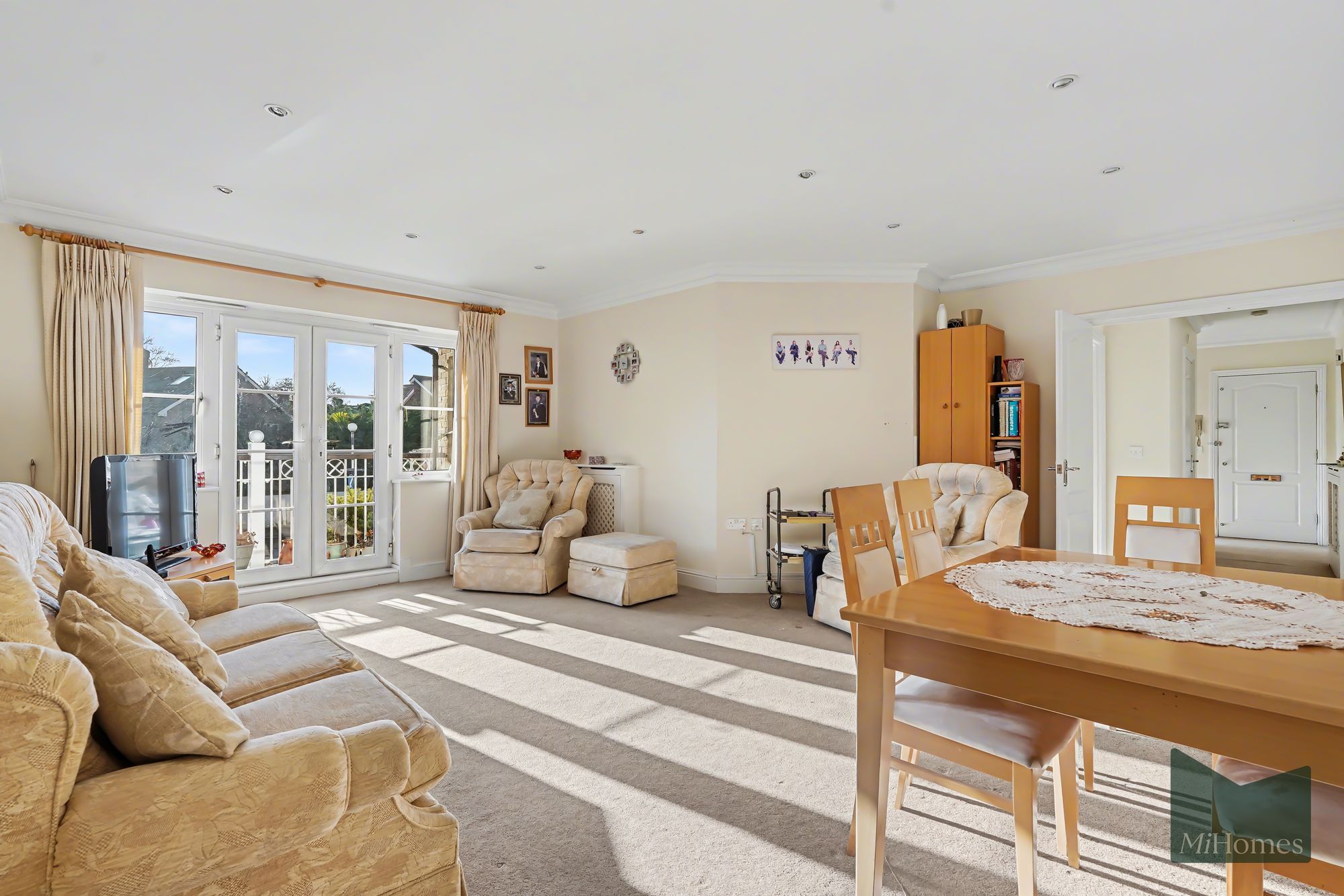 2 bed flat for sale in Westpole Avenue, Barnet, EN4 - Property Image 1