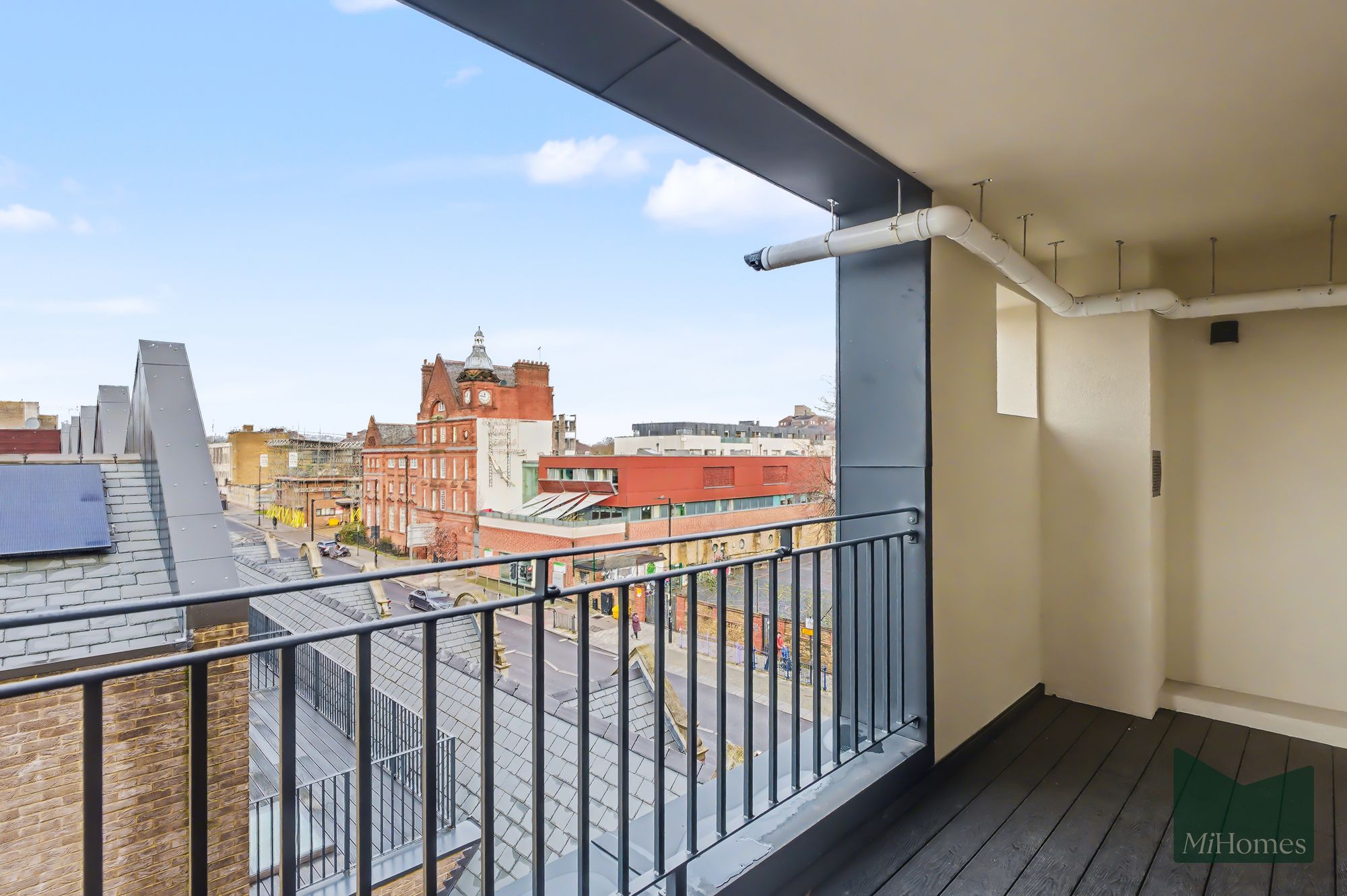 2 bed flat for sale in Hornsey Road, London, N7 - Property Image 3