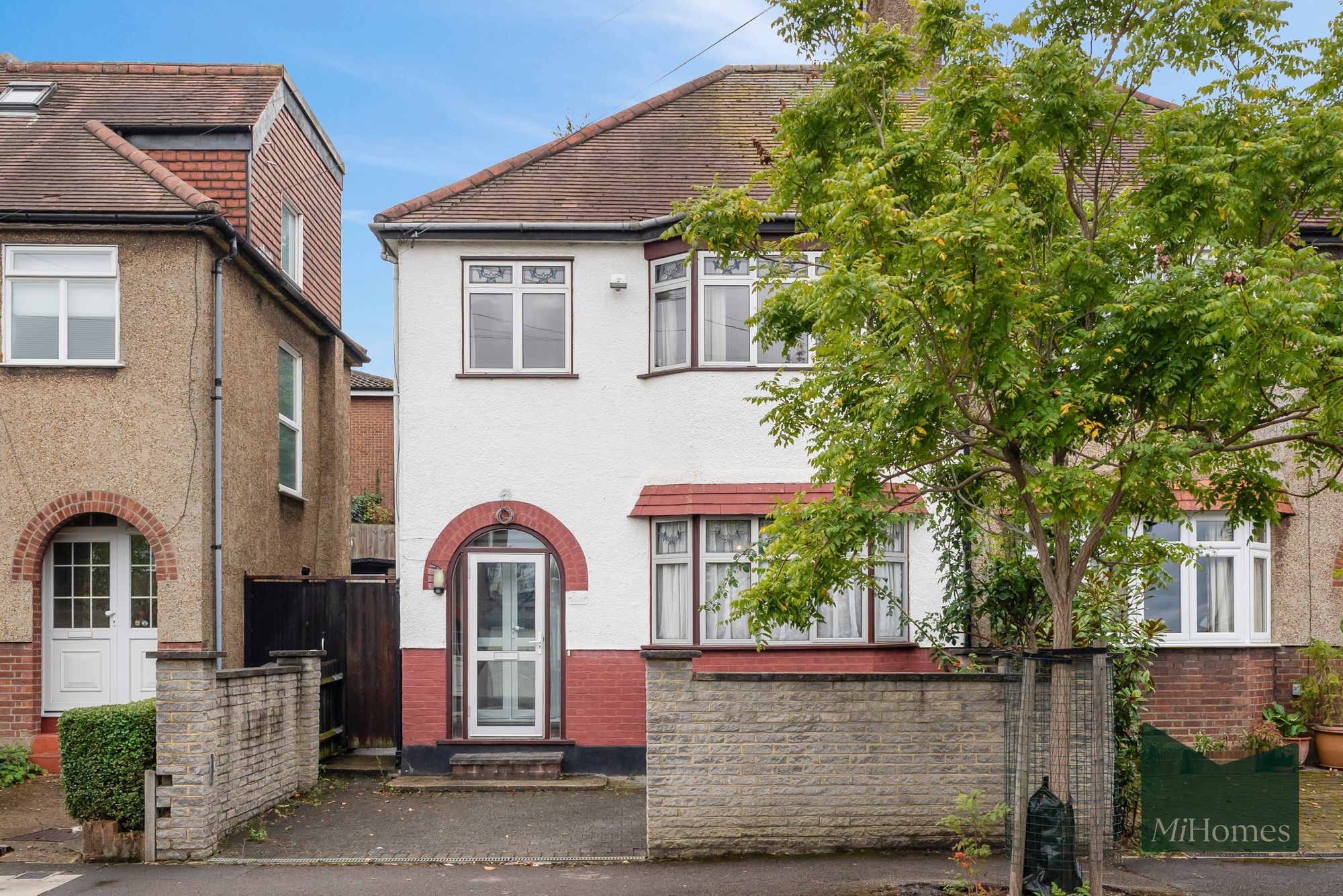 3 bed semi-detached house for sale in Newton Avenue, London, N10