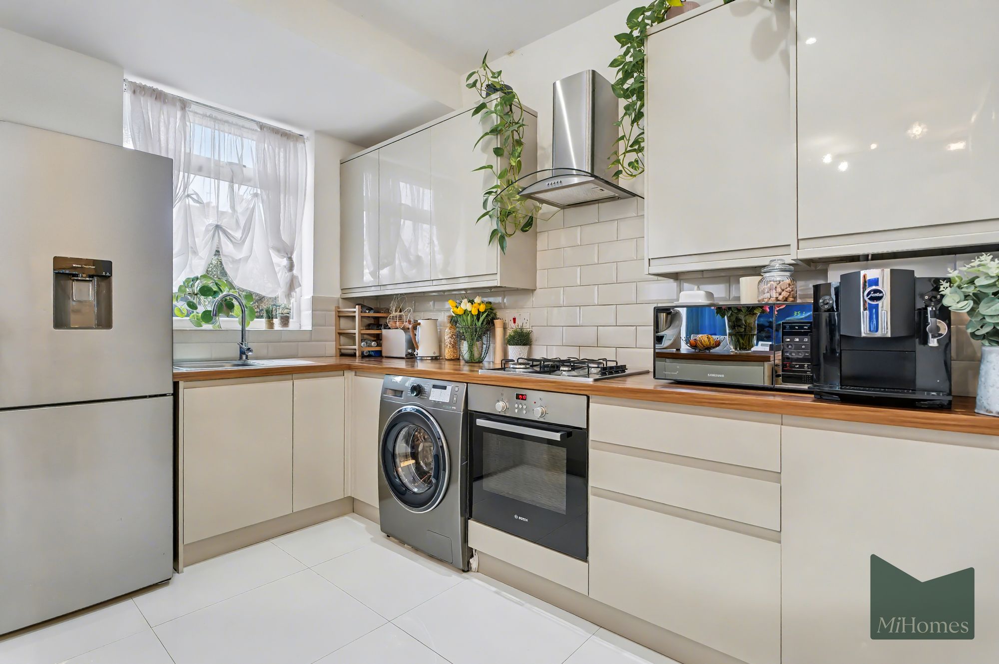 3 bed semi-detached house for sale in Fife Road, London, N22 - Property Image 4