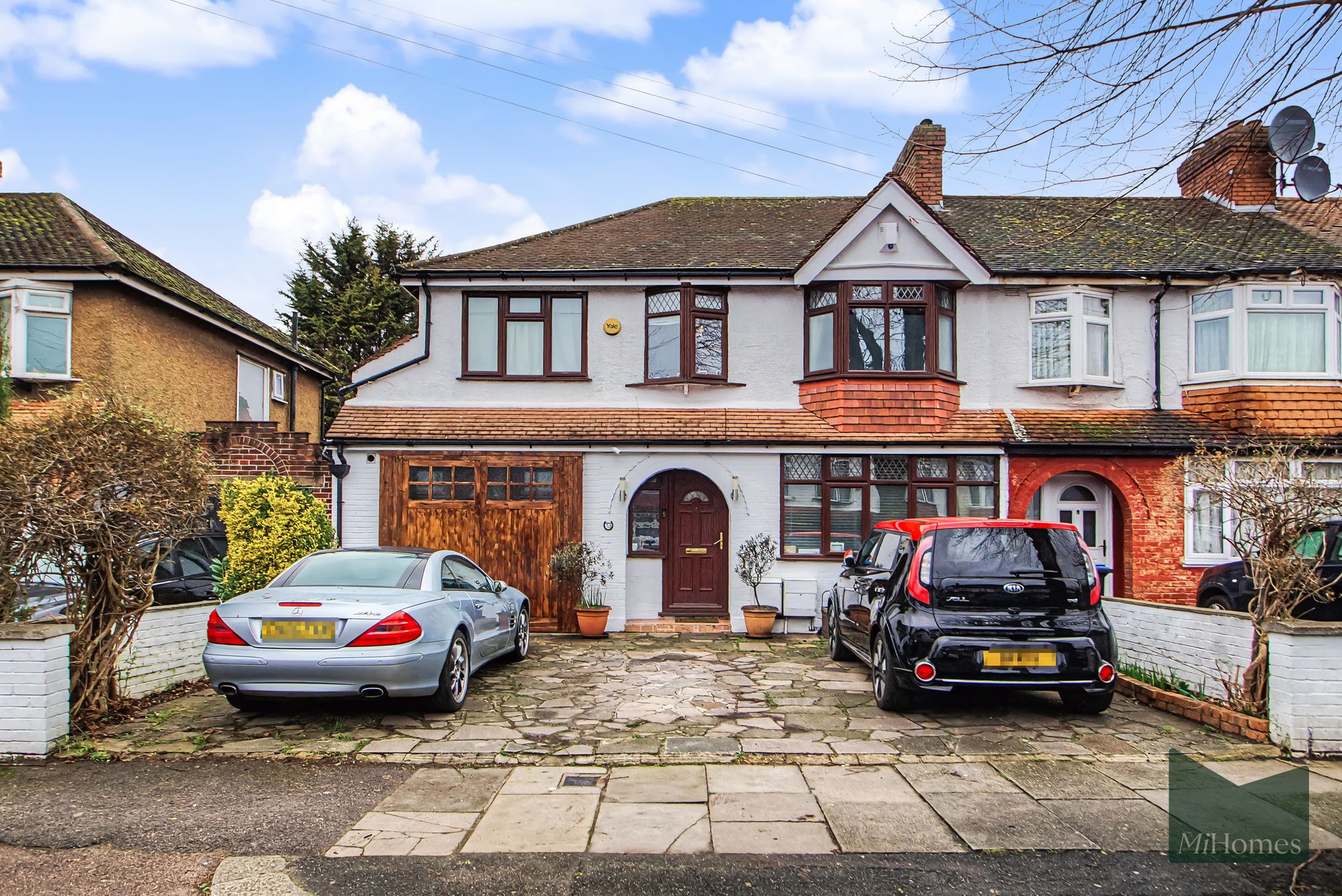 4 bed house for sale in Lancing Gardens, London, N9