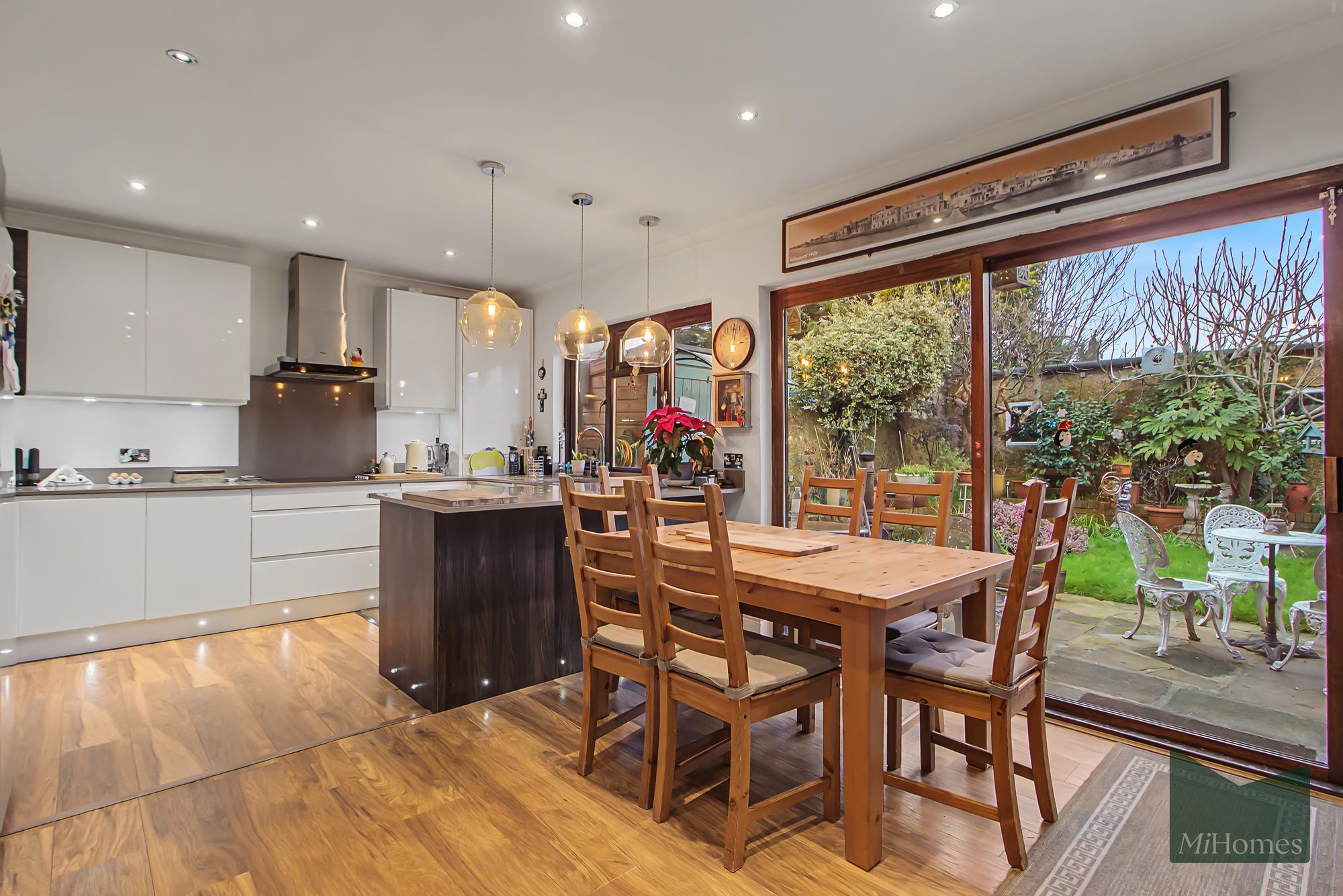 4 bed house for sale in Lancing Gardens, London, N9  - Property Image 5