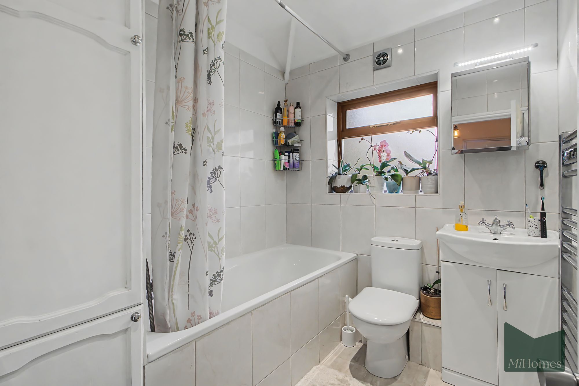 4 bed house for sale in Lancing Gardens, London, N9  - Property Image 12