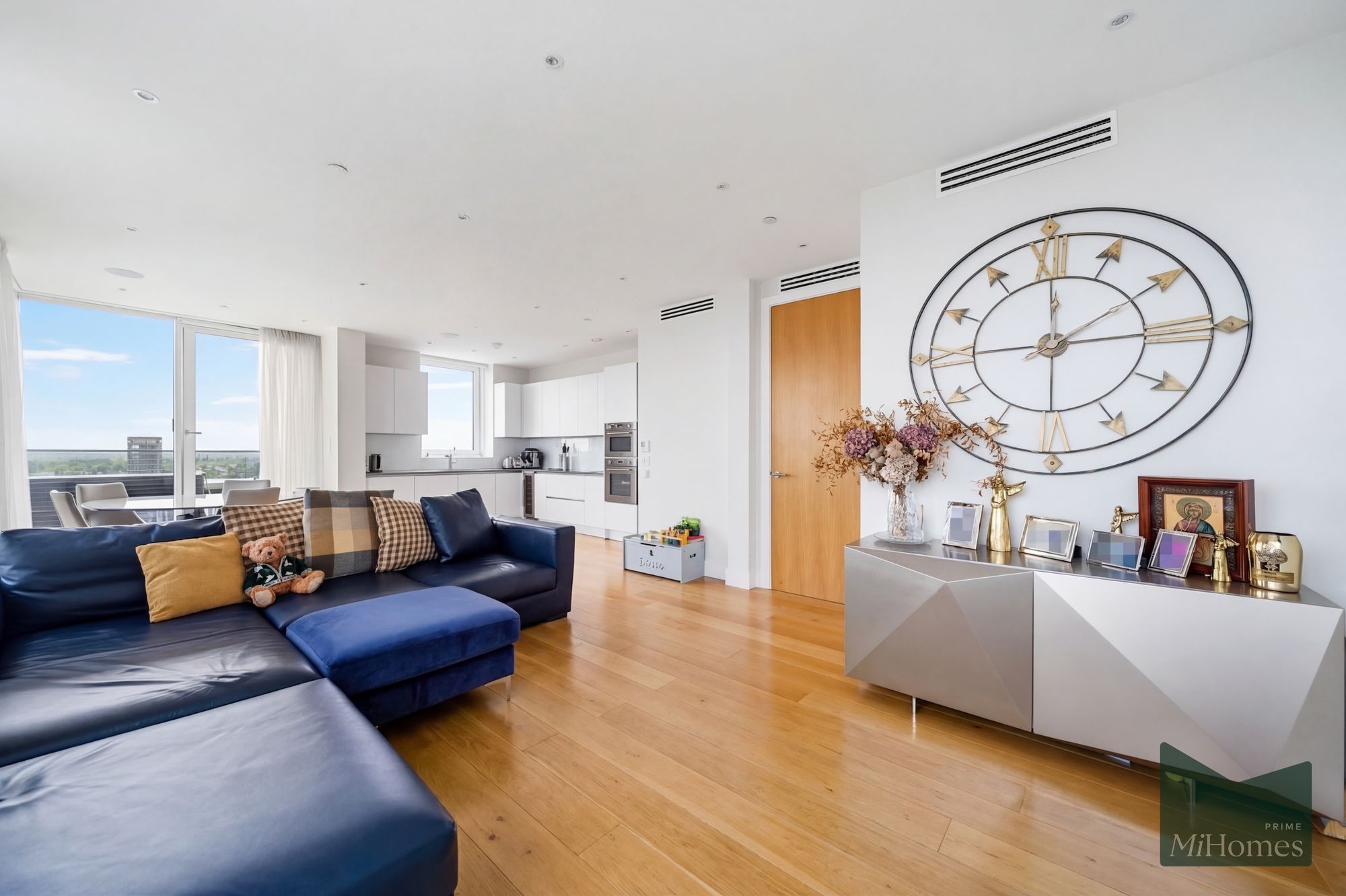 2 bed flat for sale in Acton Walk, Northway House, N20 - Property Image 2