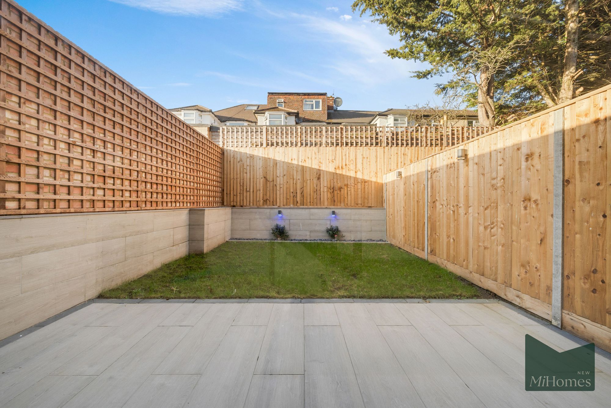 4 bed end of terrace house for sale in Chase Road, London, N14 - Property Image 3