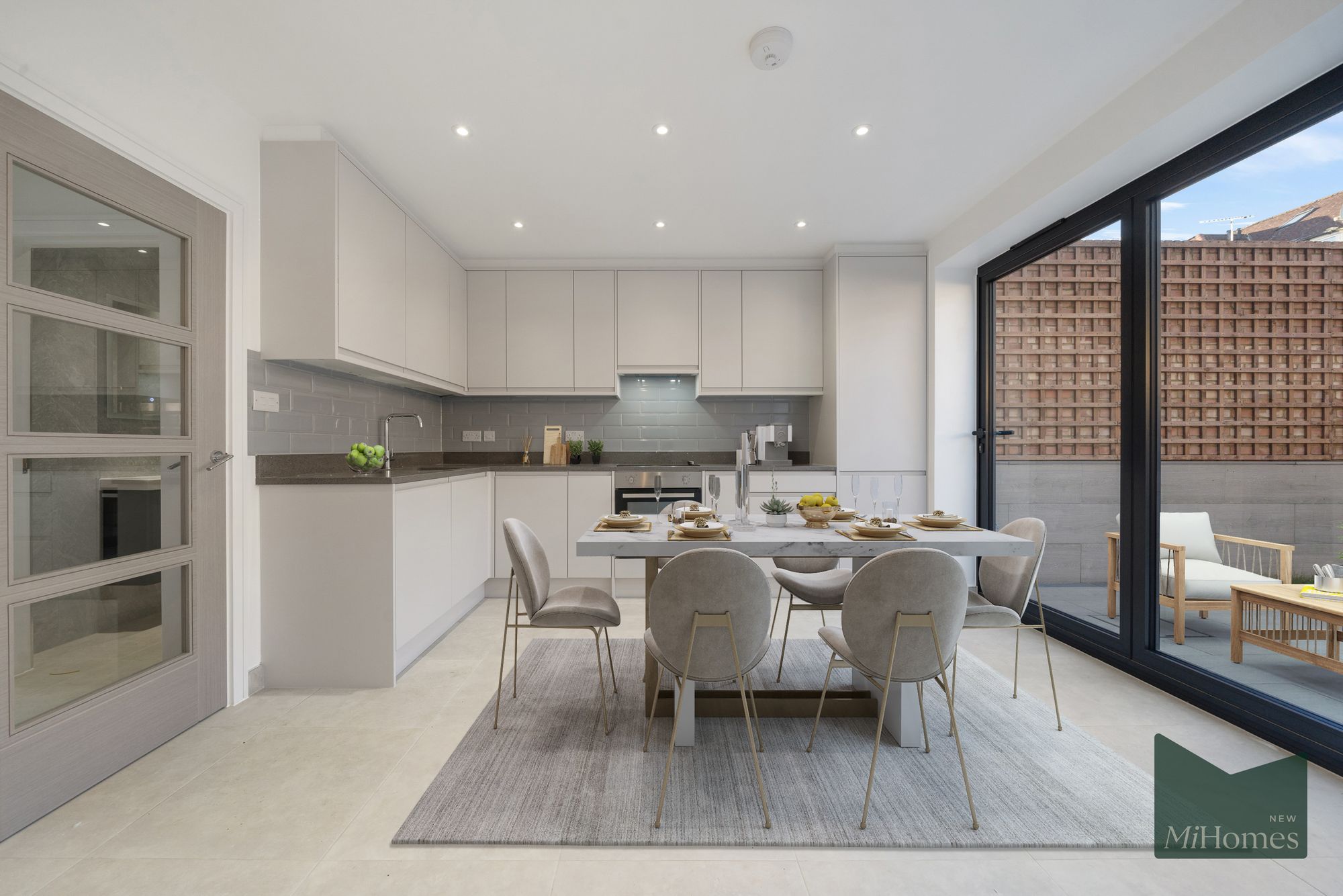 4 bed end of terrace house for sale in Chase Road, London, N14 - Property Image 2