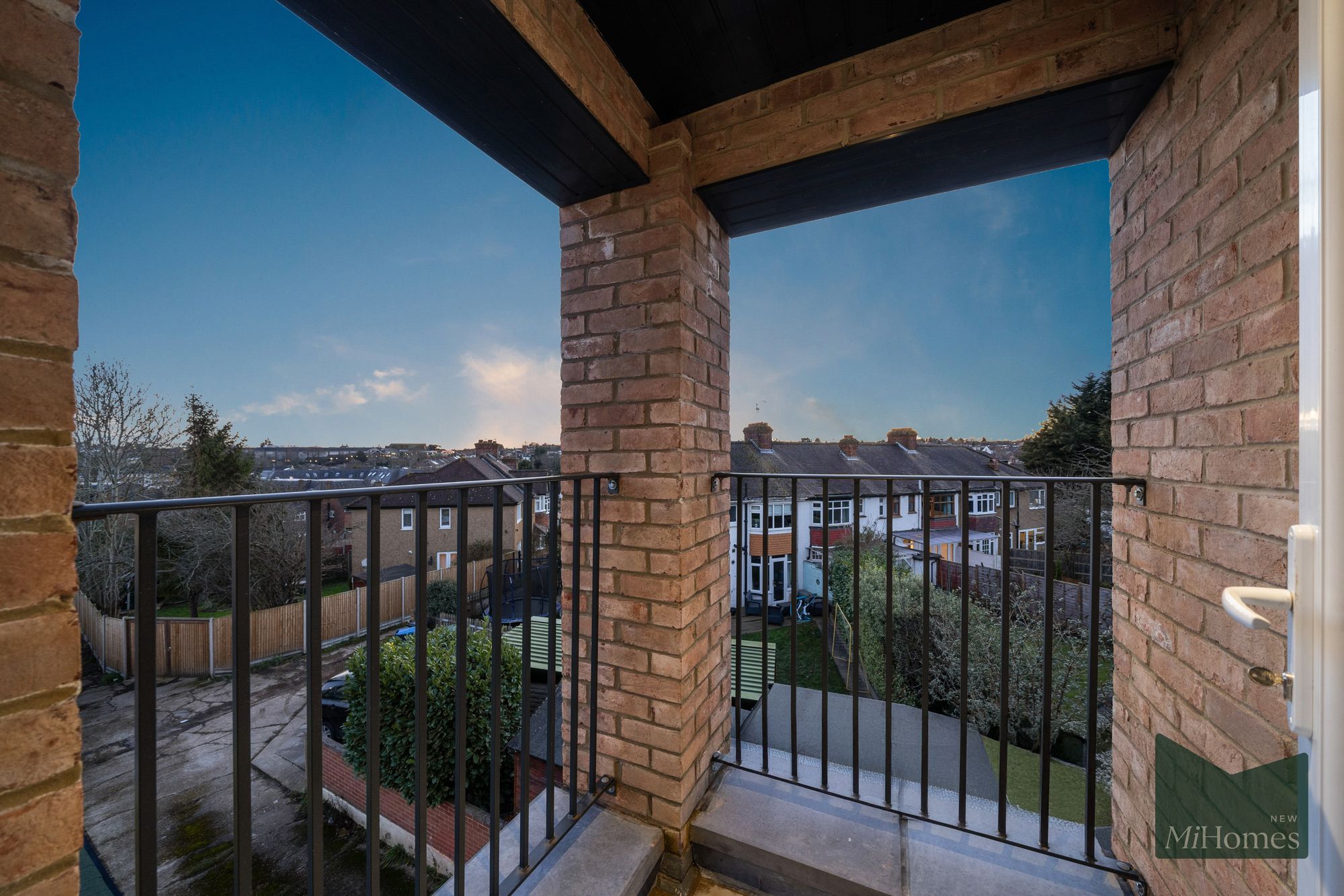 4 bed end of terrace house for sale in Chase Road, London, N14 - Property Image 9