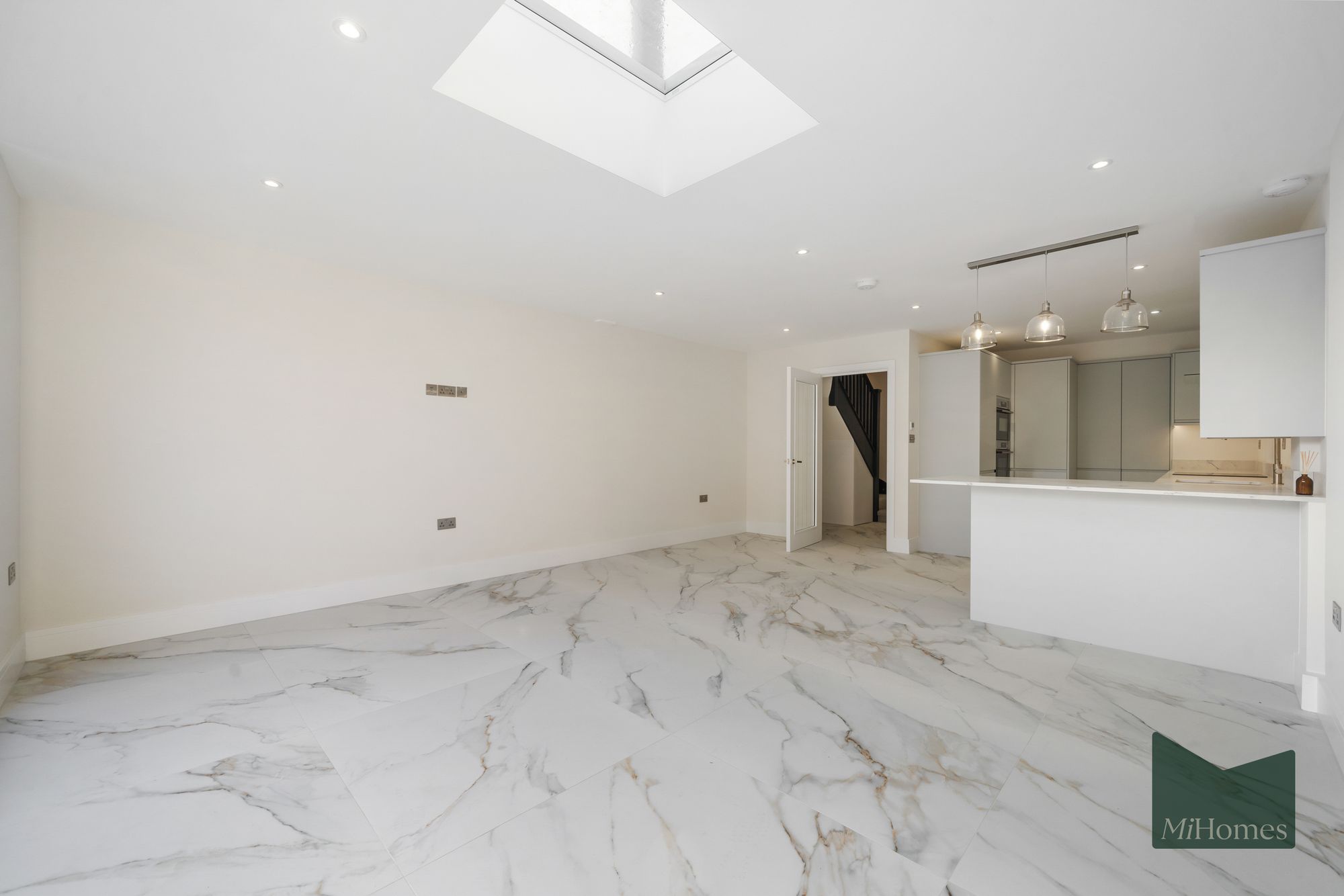 5 bed terraced house for sale in Netherlands Road, New Barnet, EN5  - Property Image 4