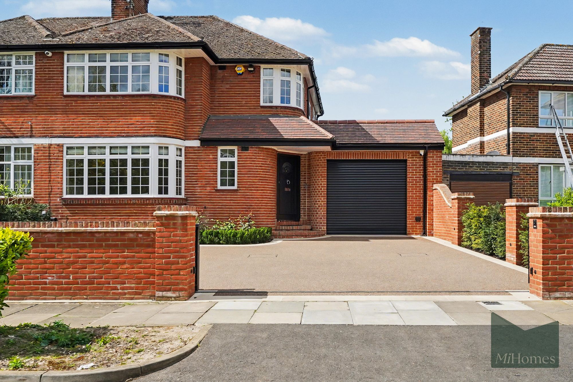 3 bed semi-detached house for sale in Lonsdale Drive, Enfield, EN2  - Property Image 42