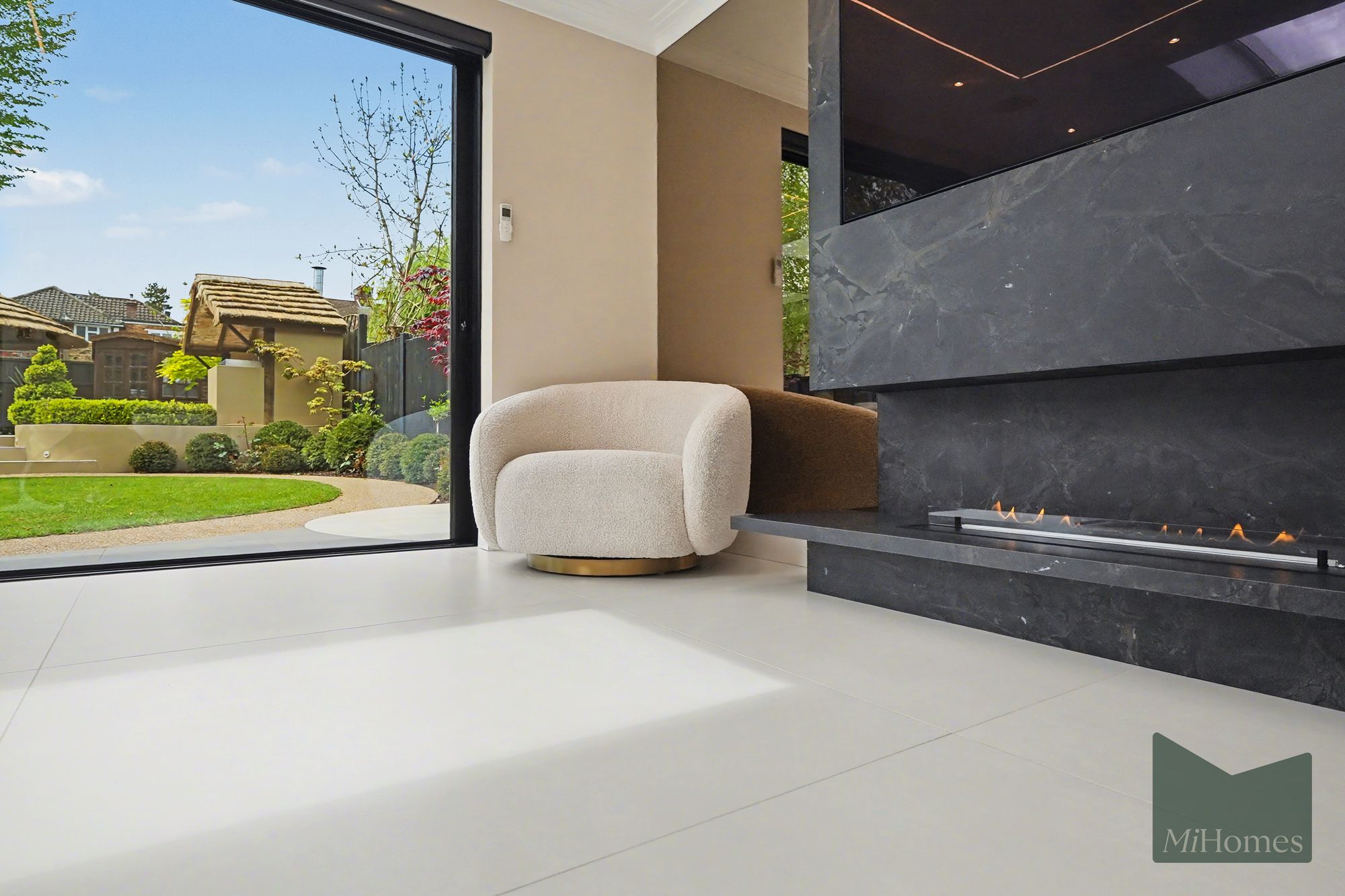 3 bed semi-detached house for sale in Lonsdale Drive, Enfield, EN2  - Property Image 11