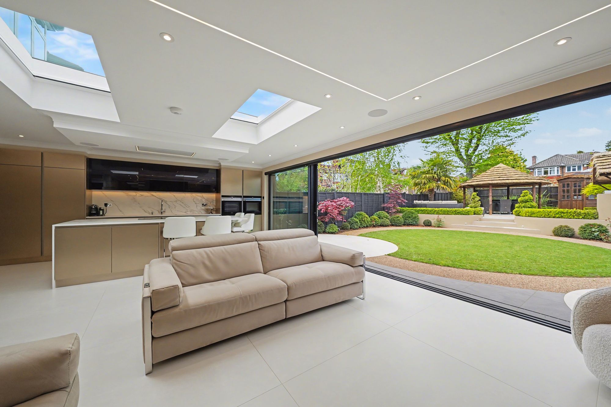 3 bed semi-detached house for sale in Lonsdale Drive, Enfield, EN2  - Property Image 2