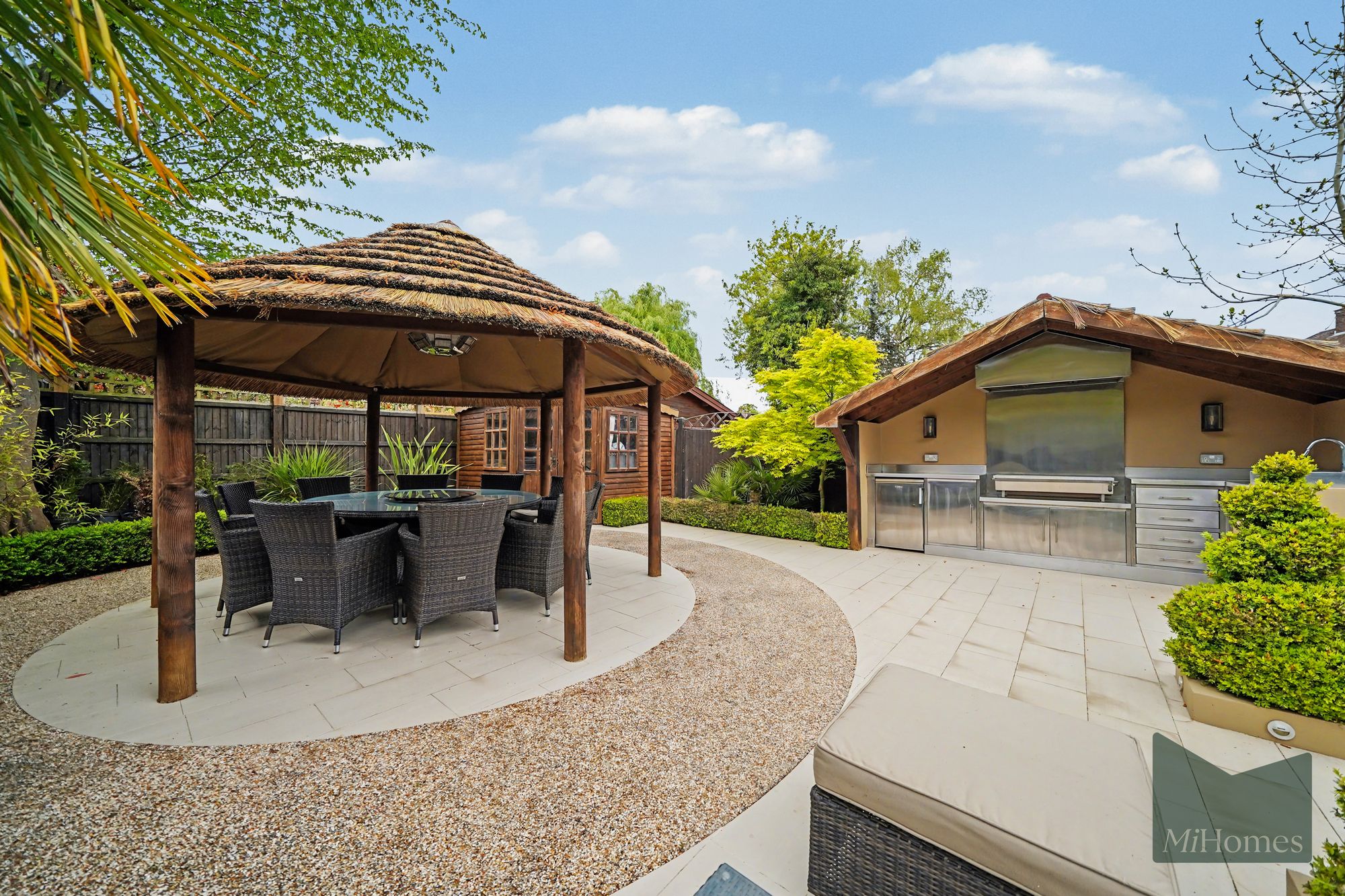 3 bed semi-detached house for sale in Lonsdale Drive, Enfield, EN2  - Property Image 12