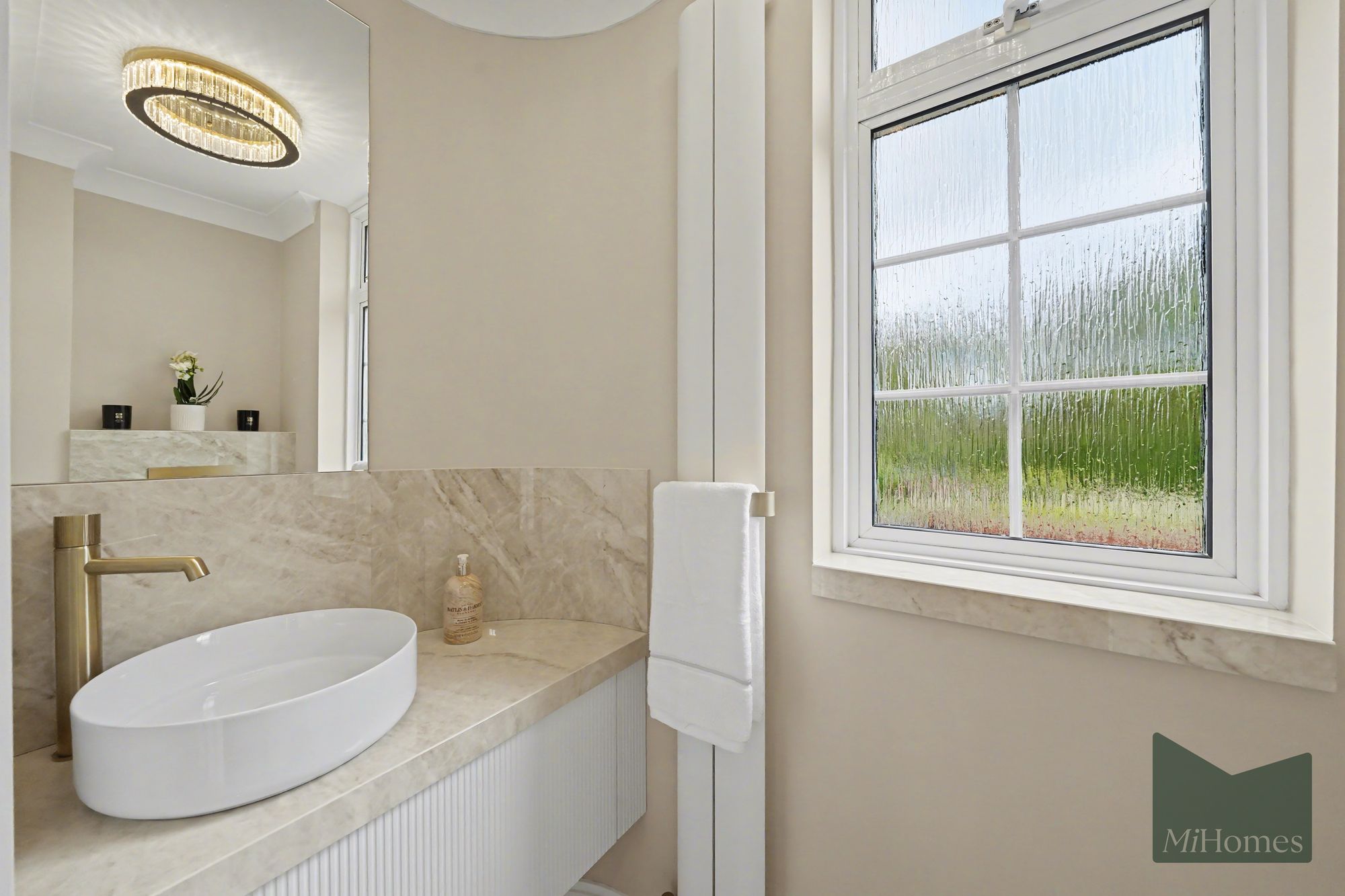 3 bed semi-detached house for sale in Lonsdale Drive, Enfield, EN2  - Property Image 26