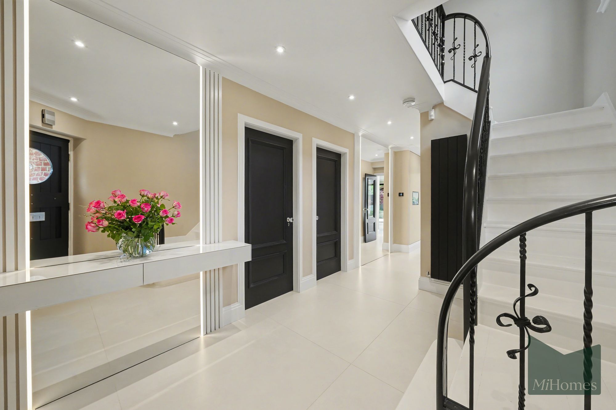 3 bed semi-detached house for sale in Lonsdale Drive, Enfield, EN2  - Property Image 30