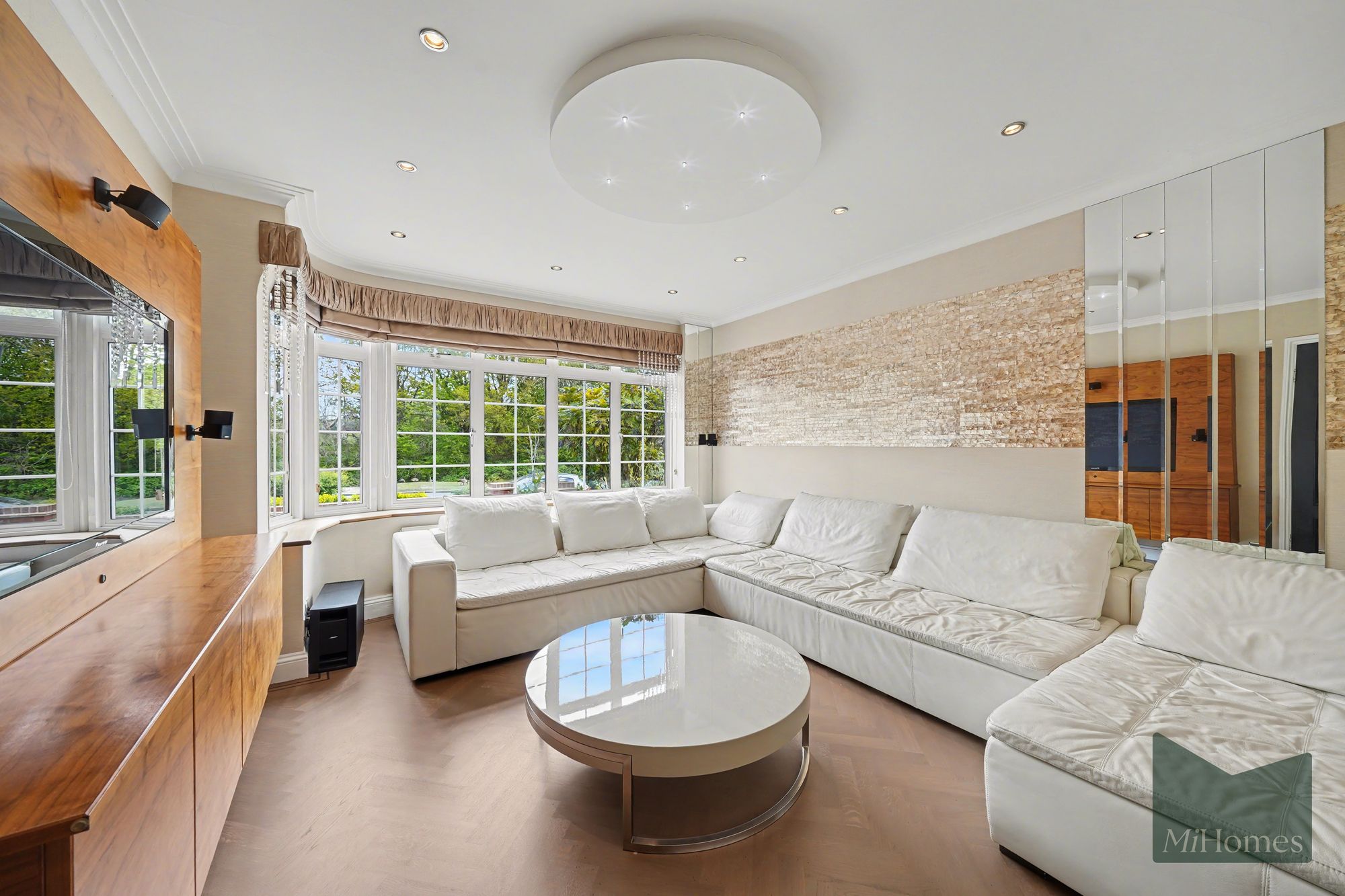 3 bed semi-detached house for sale in Lonsdale Drive, Enfield, EN2  - Property Image 29