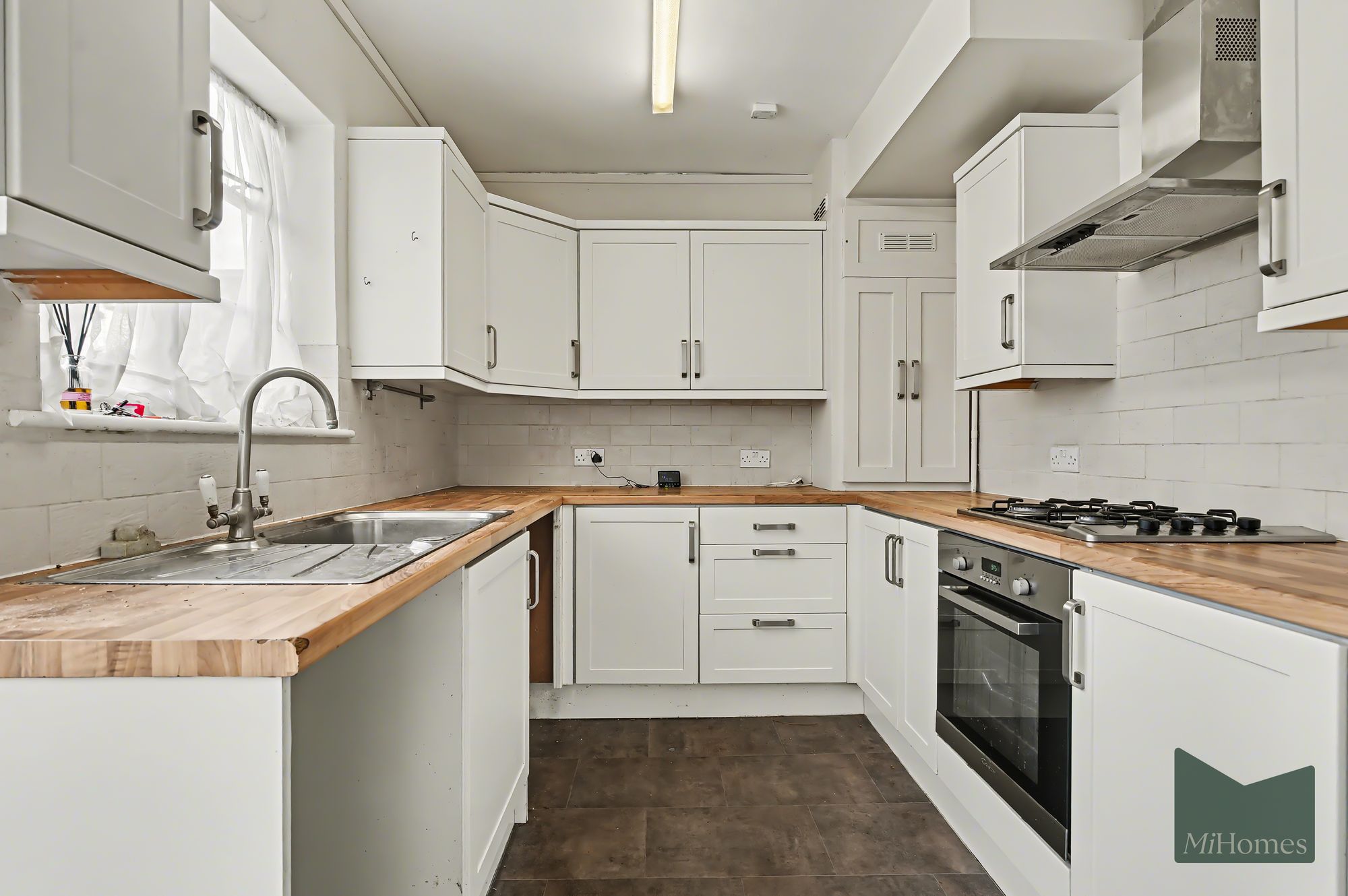 3 bed semi-detached house for sale in Southway, London, N20 - Property Image 4