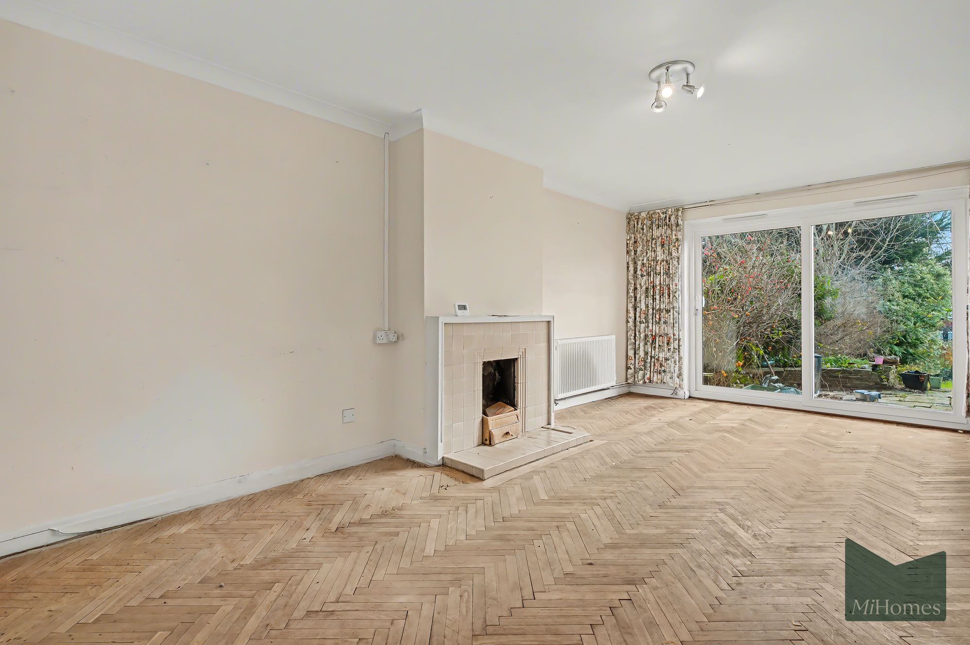 3 bed semi-detached house for sale in Southway, London, N20 - Property Image 2
