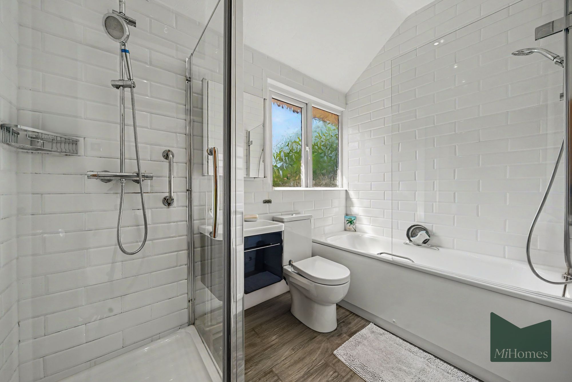 3 bed detached house to rent in Bourne Hill, London, N13  - Property Image 7