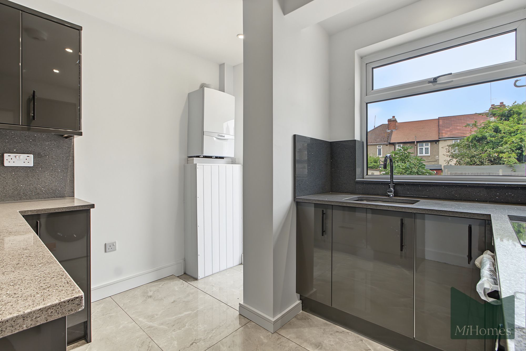 4 bed semi-detached house to rent in Hall Lane, London, E4  - Property Image 5