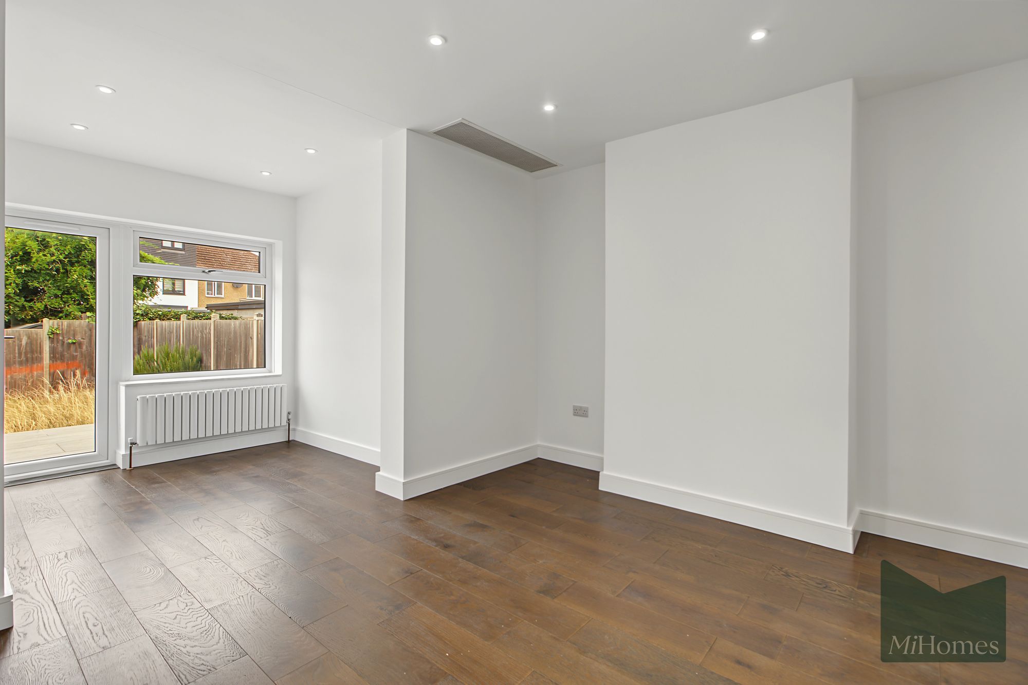 4 bed semi-detached house to rent in Hall Lane, London, E4  - Property Image 3